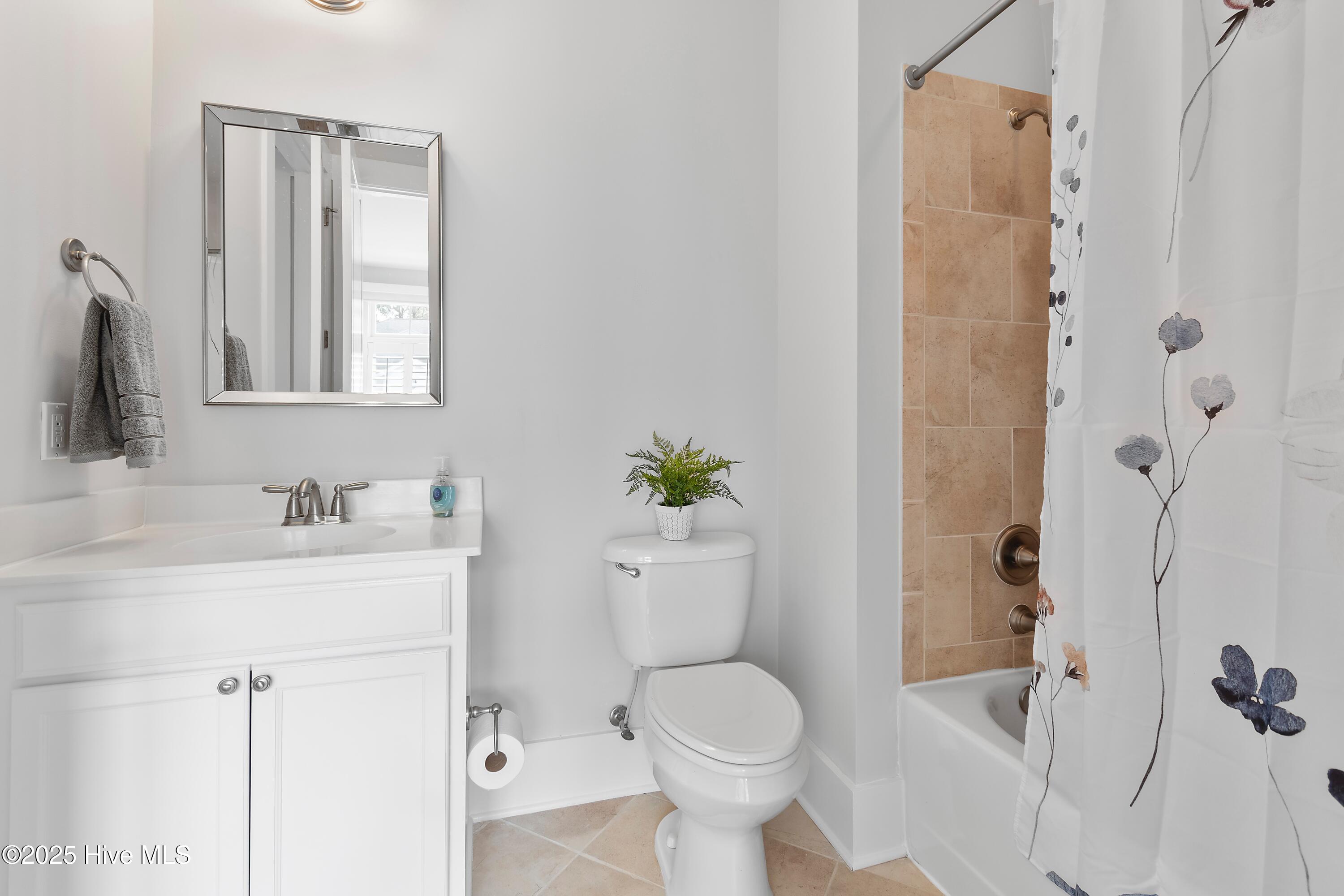 2537 St James Drive SE Apt 1011