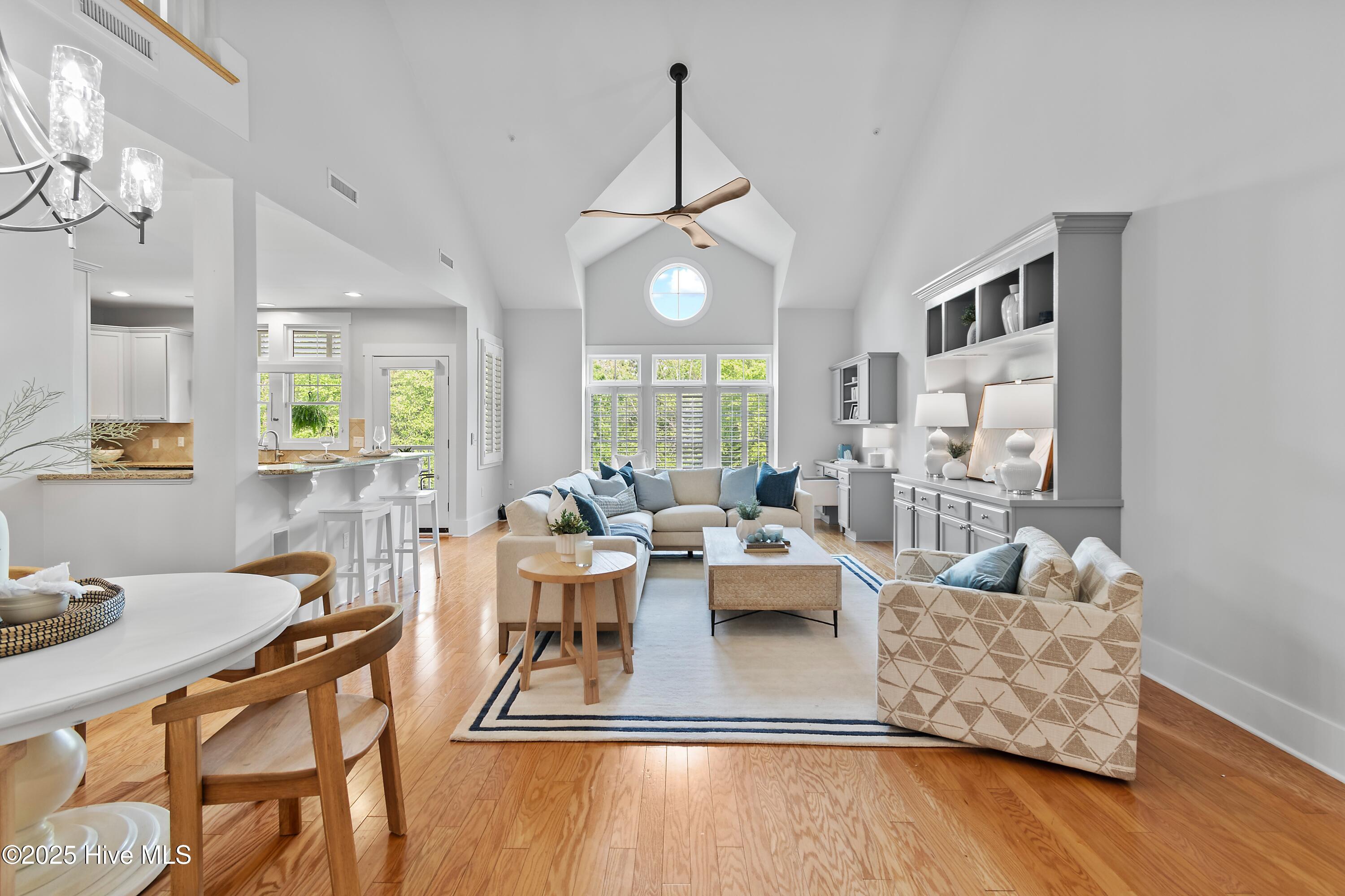 2537 St James Drive SE Apt 1011