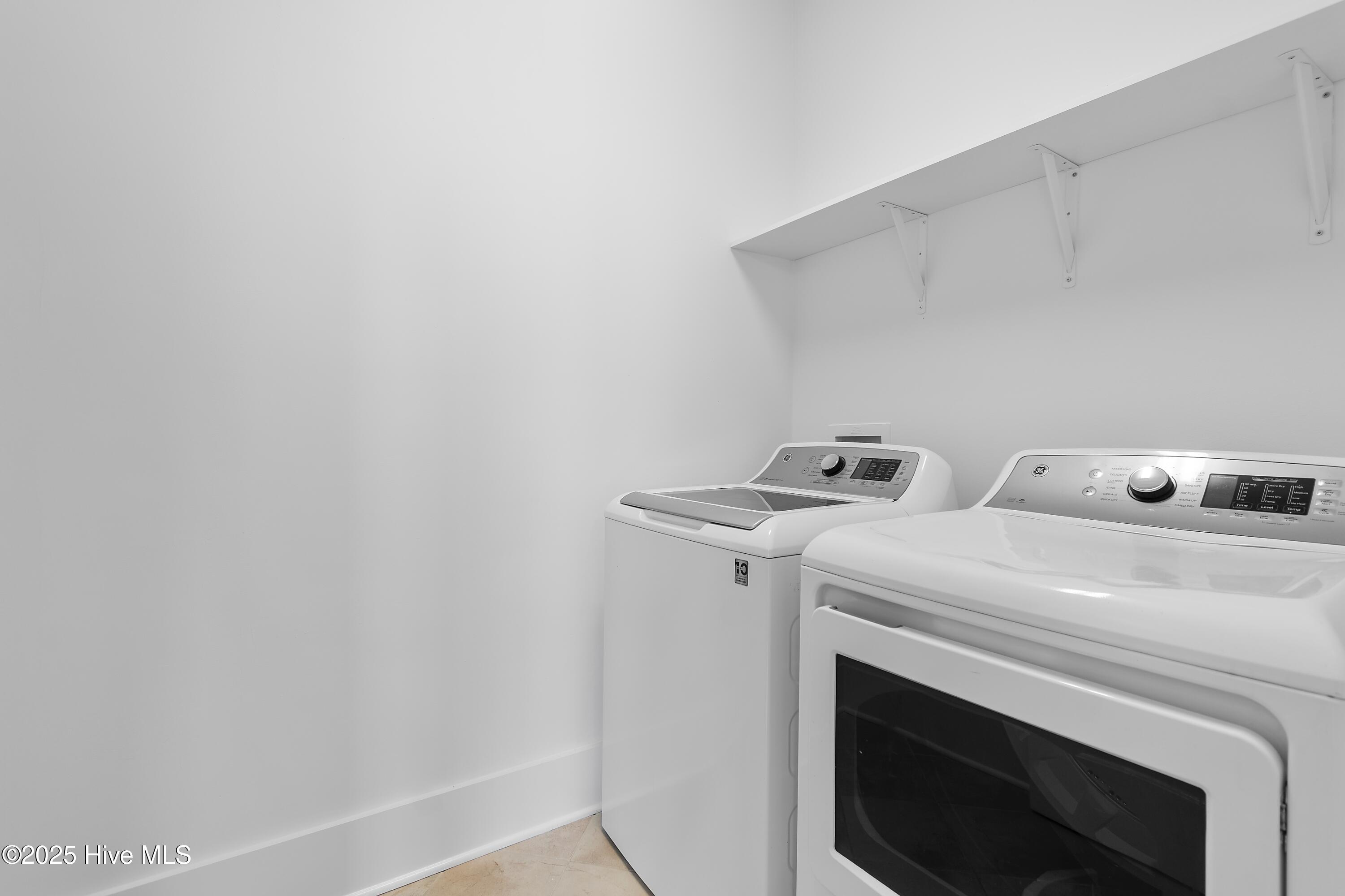 2537 St James Drive SE Apt 1011