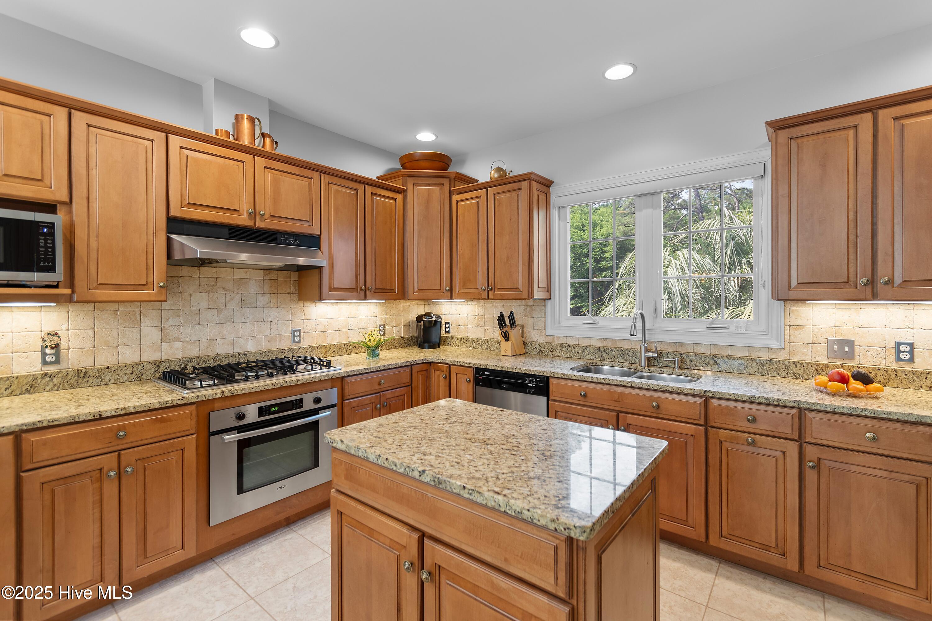 3402 Greenleaf Court