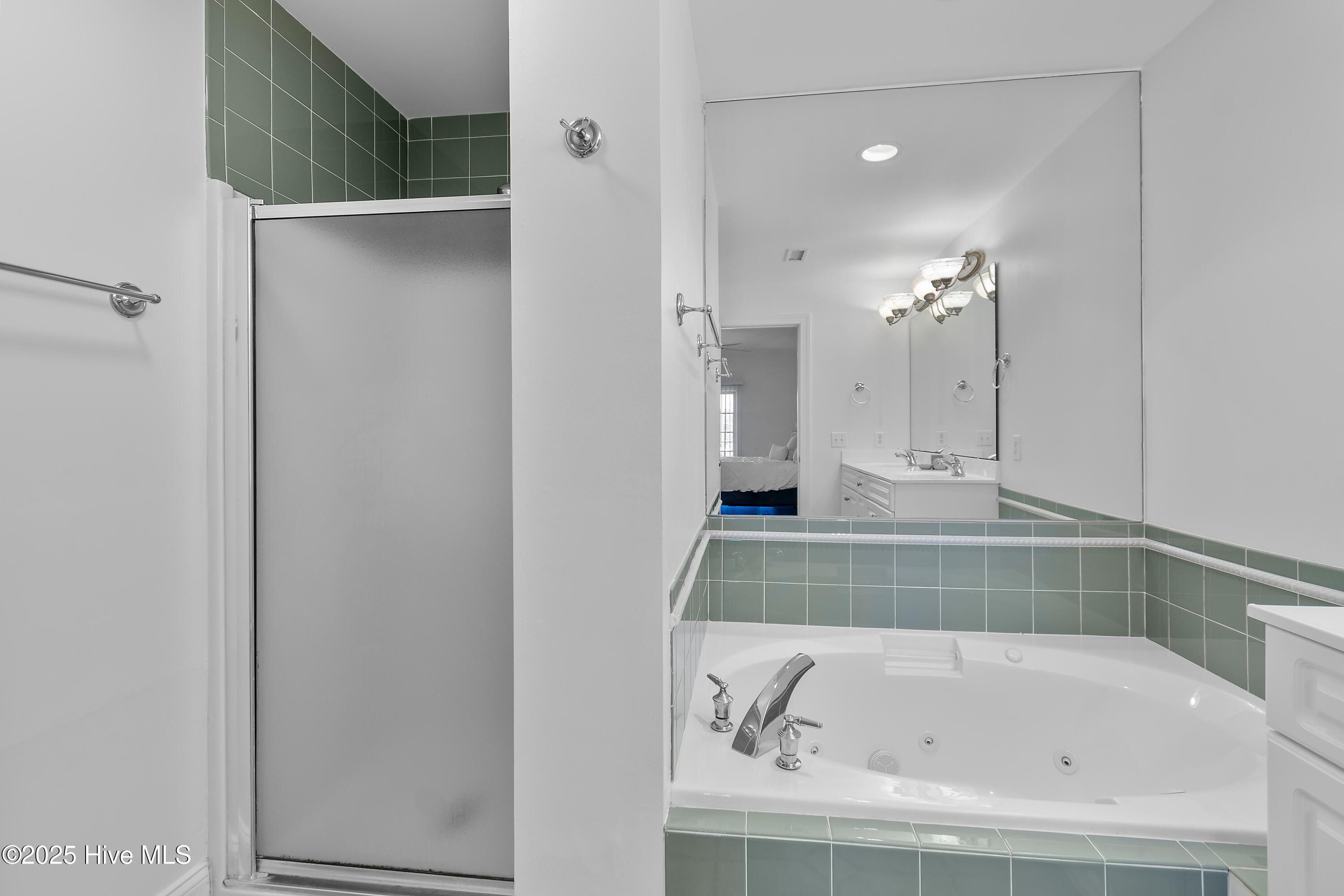 2555 St James Drive SE 102