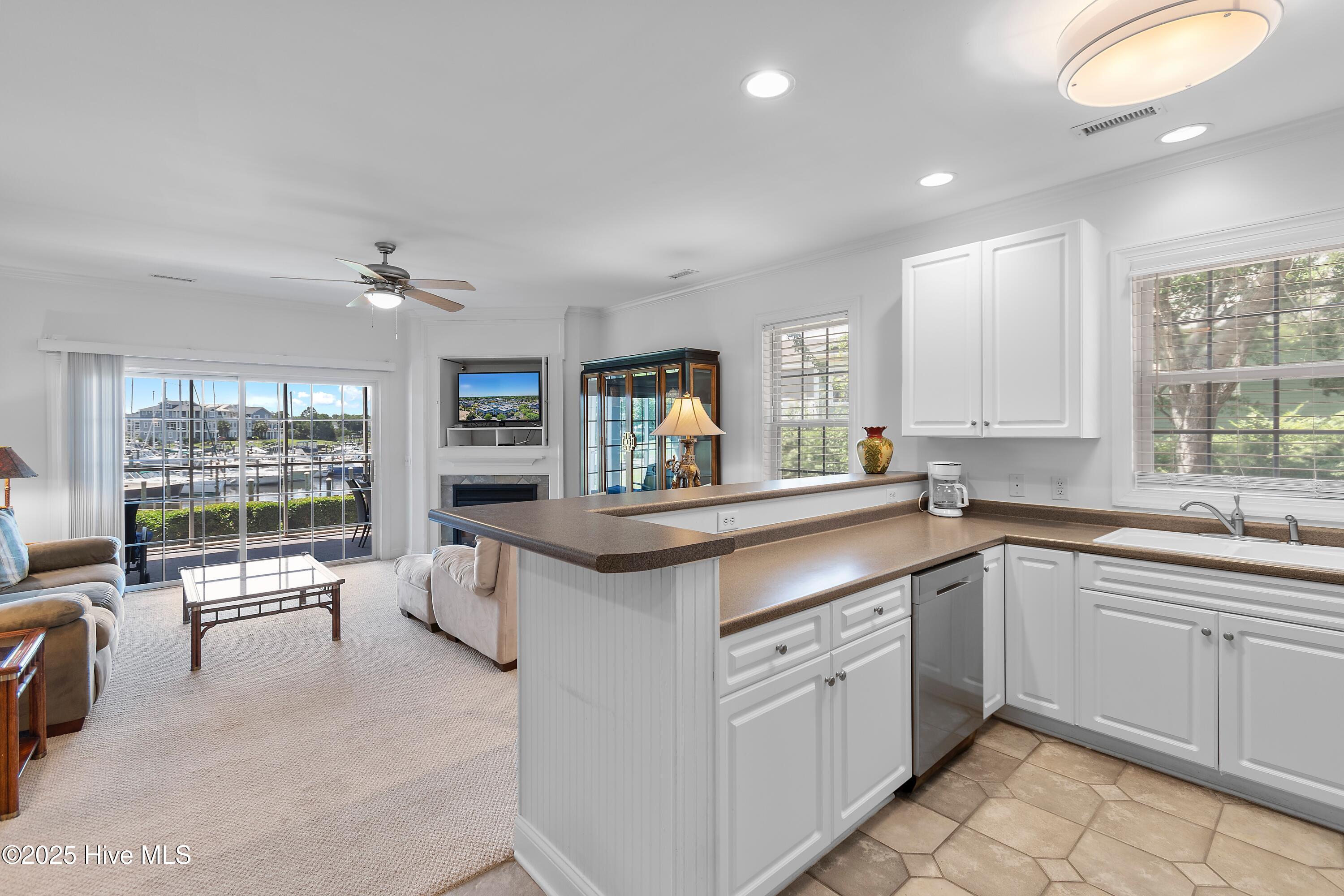2555 St James Drive SE 102
