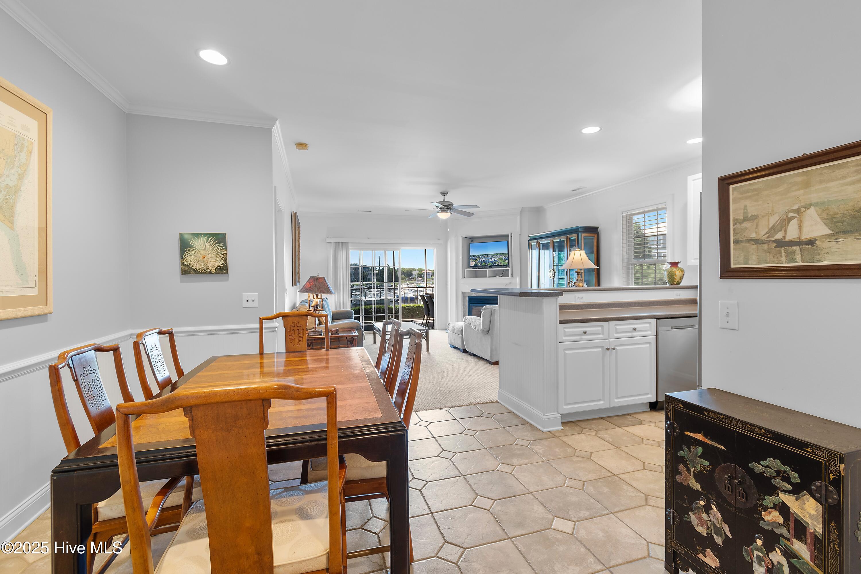 2555 St James Drive SE 102