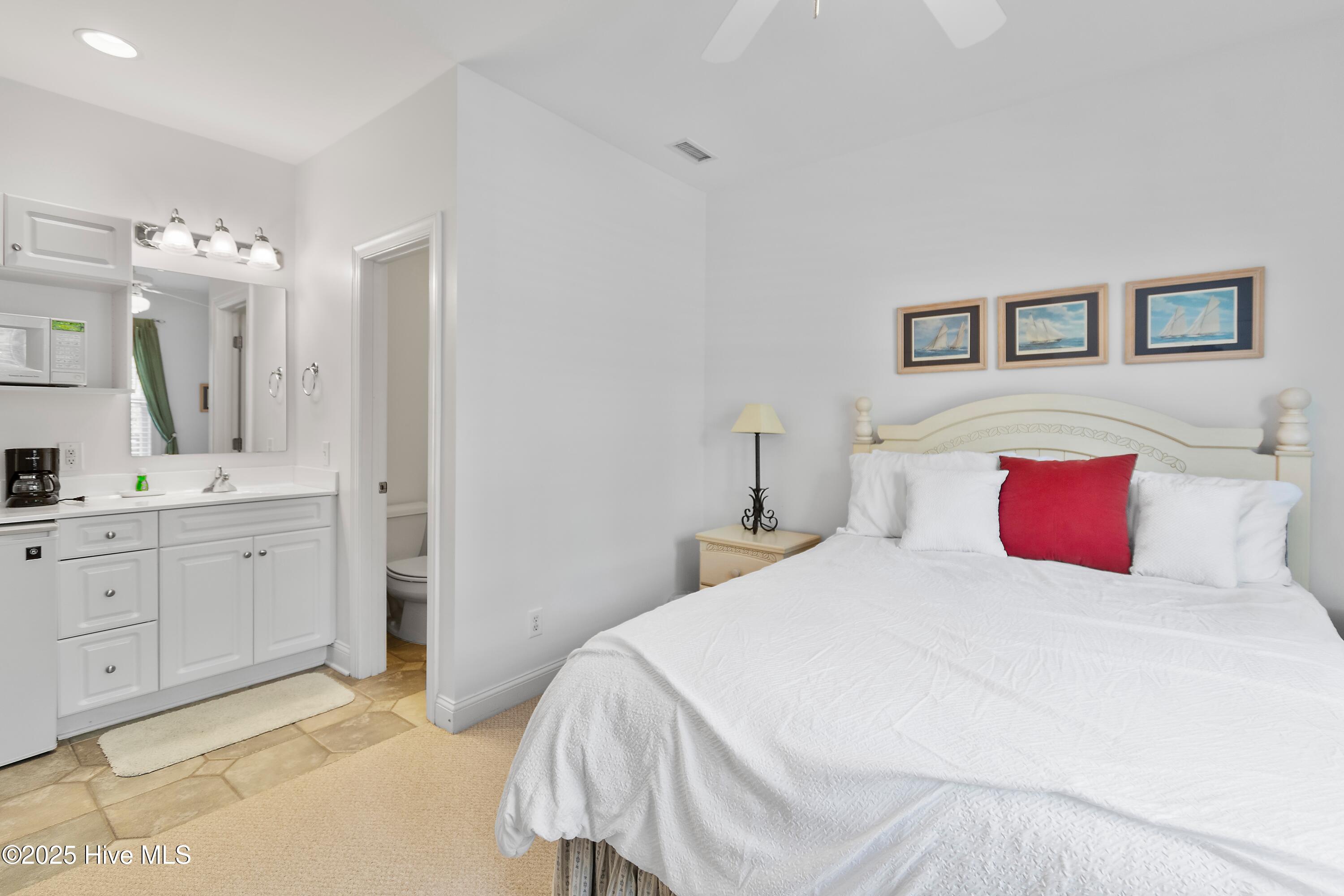 2555 St James Drive SE 102
