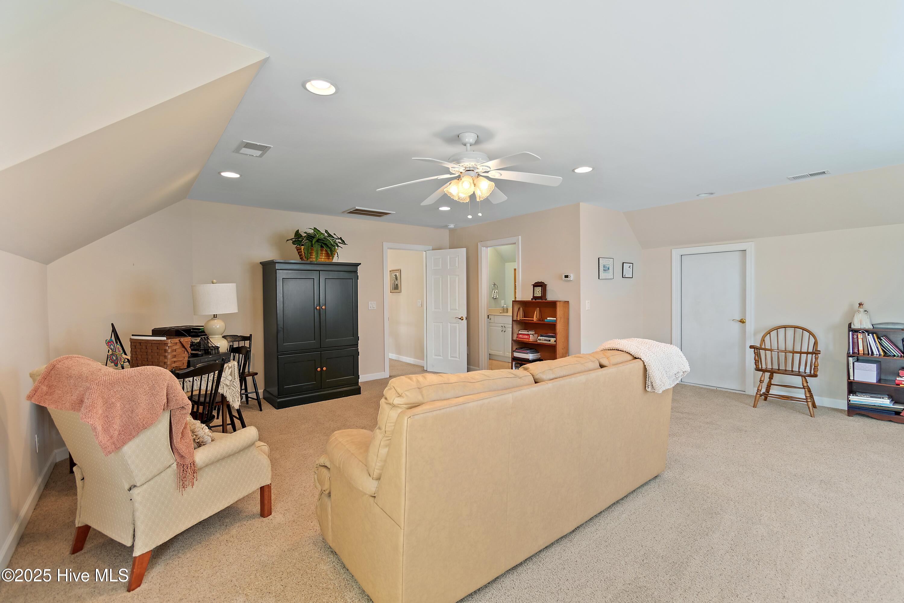 2710 Scarborough Way