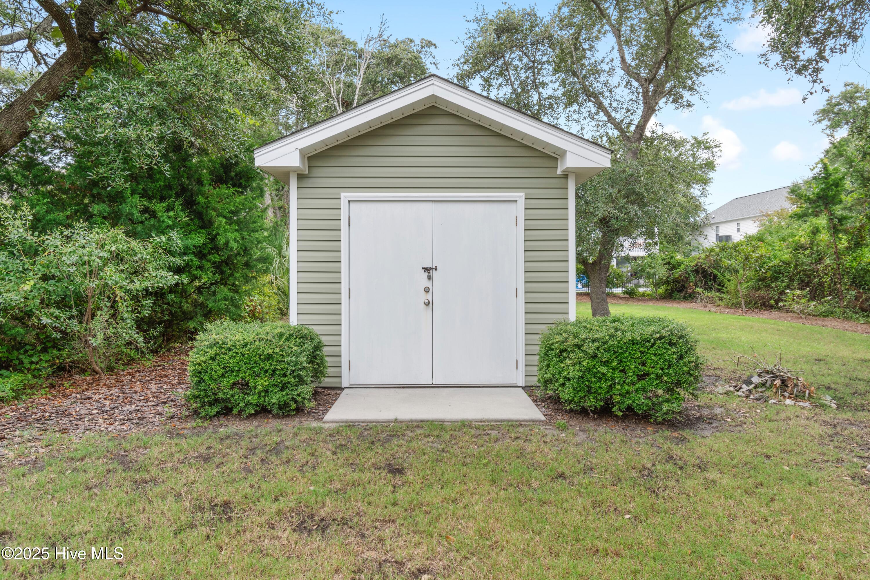 1634 E Dolphin Drive
