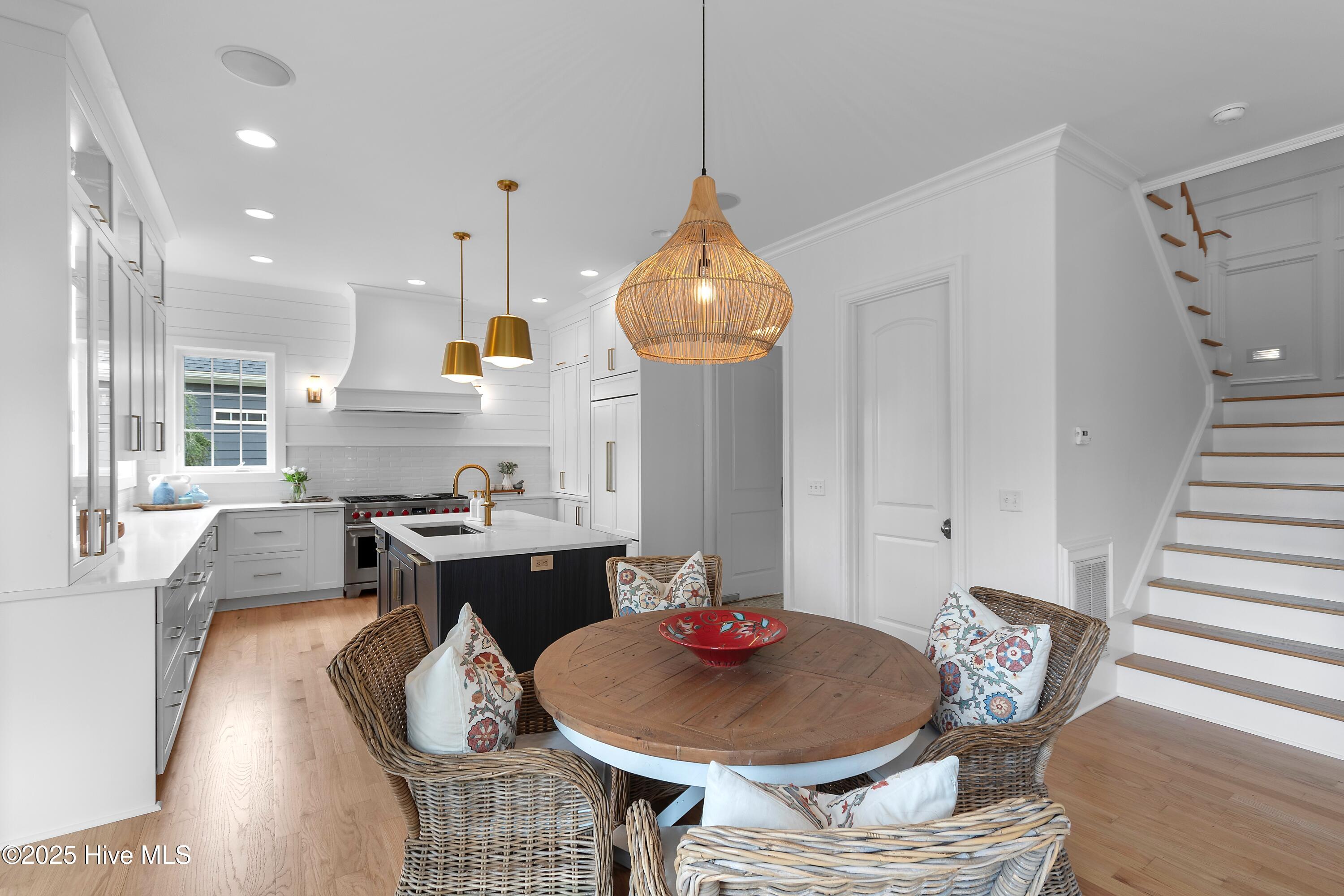 3586 Lynwood Court