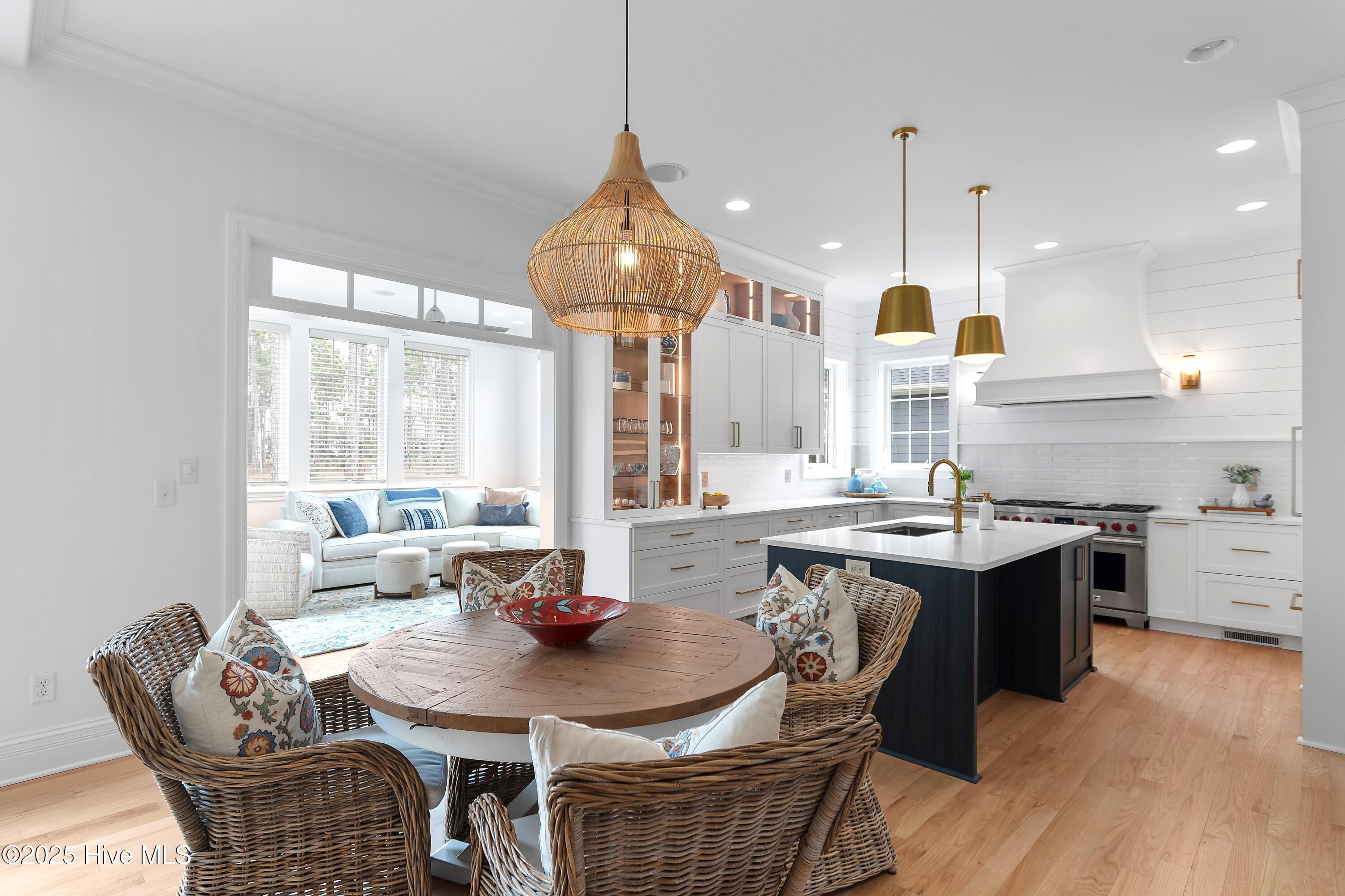3586 Lynwood Court