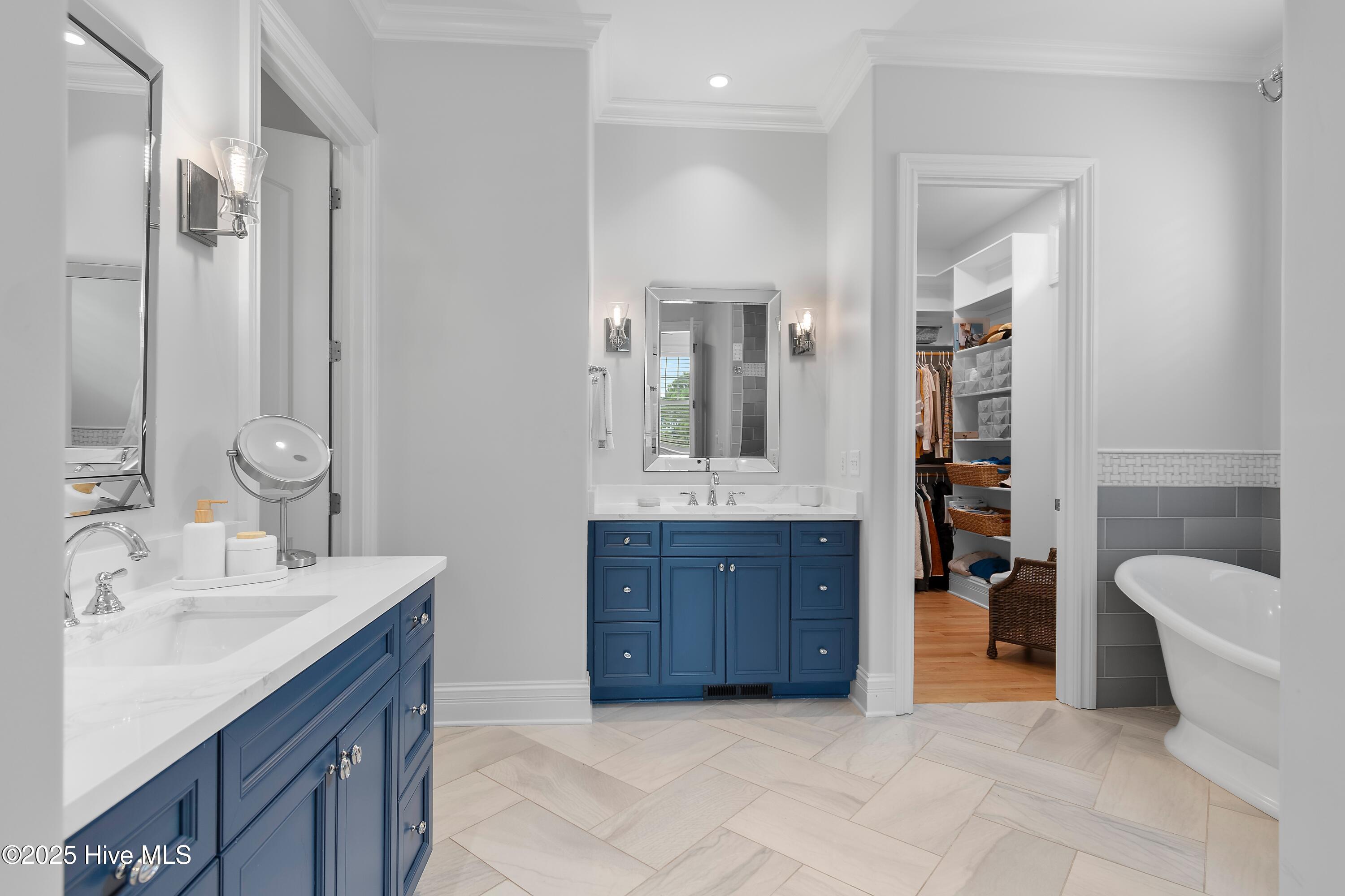 3586 Lynwood Court