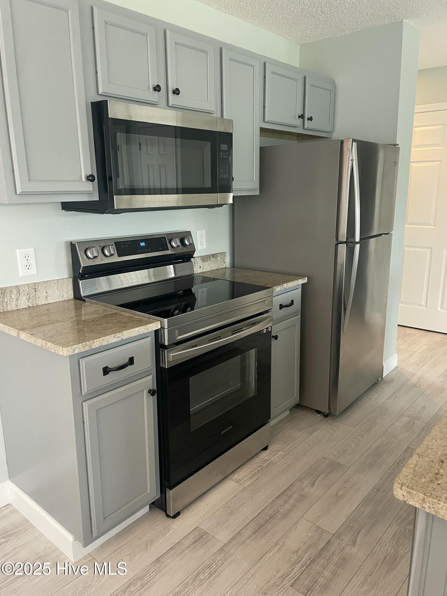 3350 Club Villas Drive 806