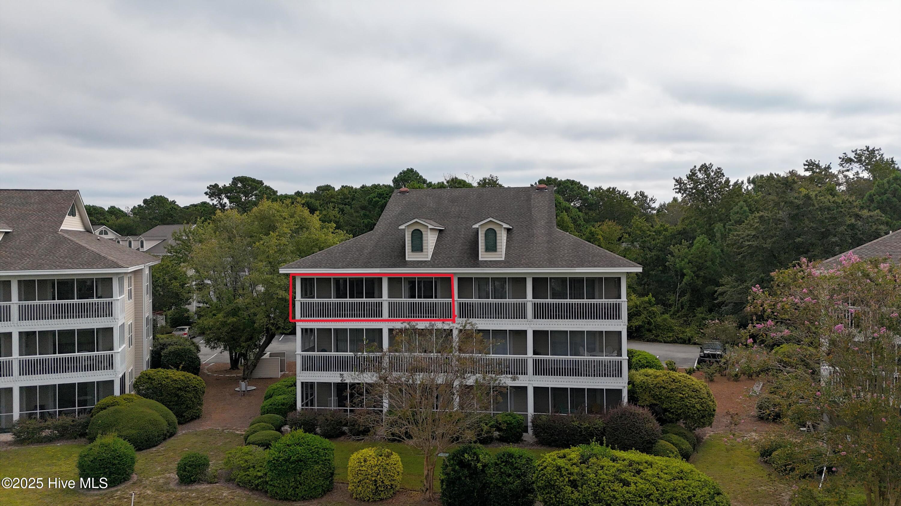 3350 Club Villas Drive 806