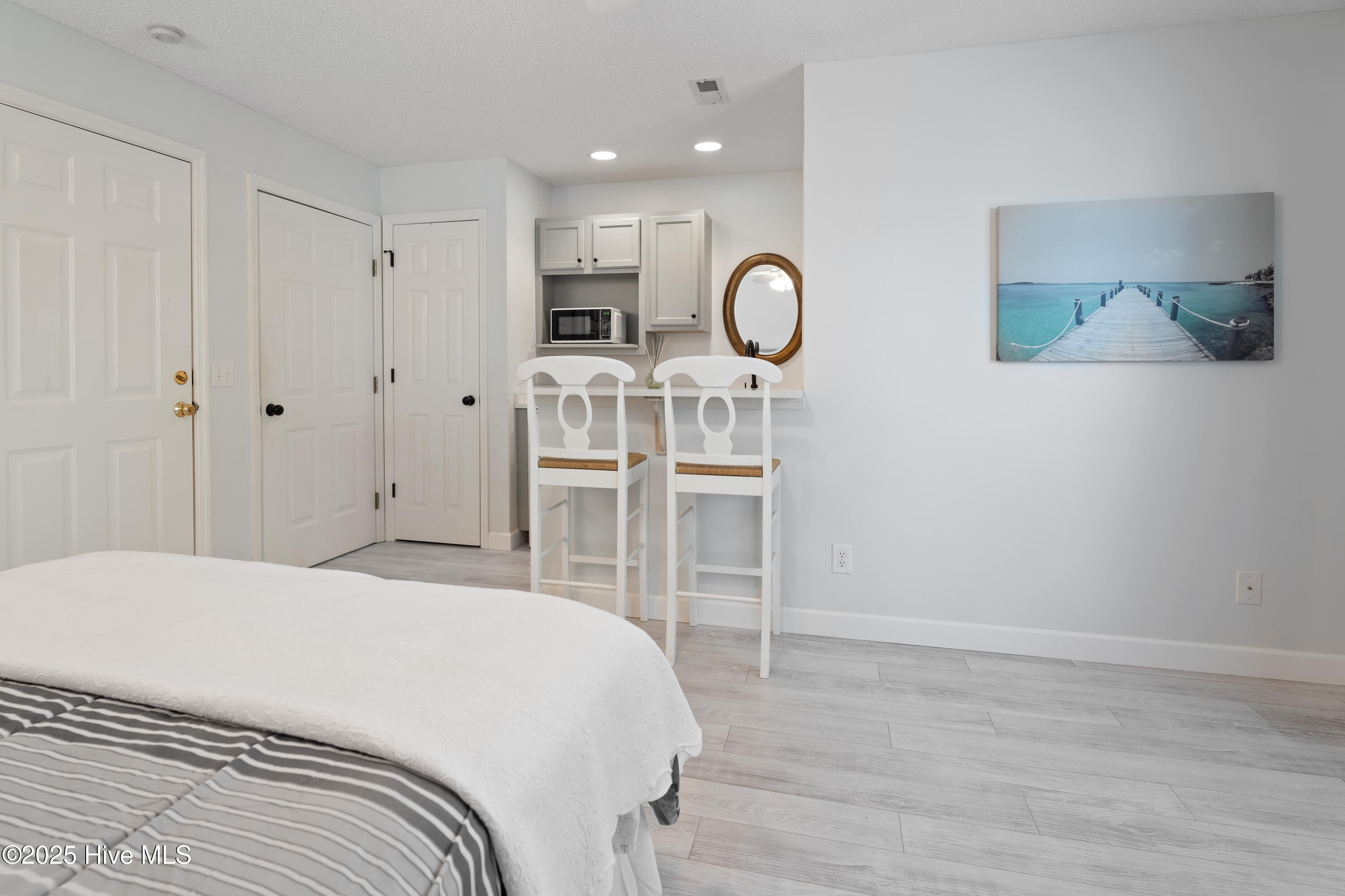 3350 Club Villas Drive 806