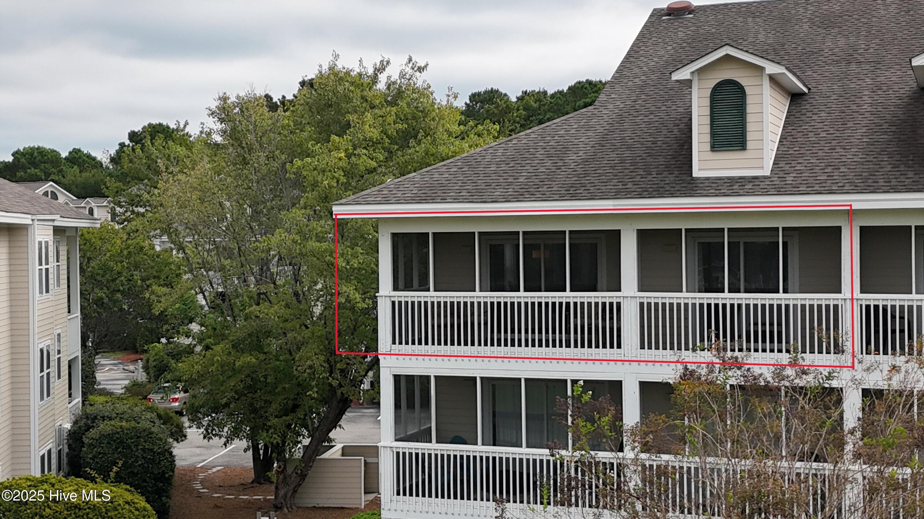 3350 Club Villas Drive 806