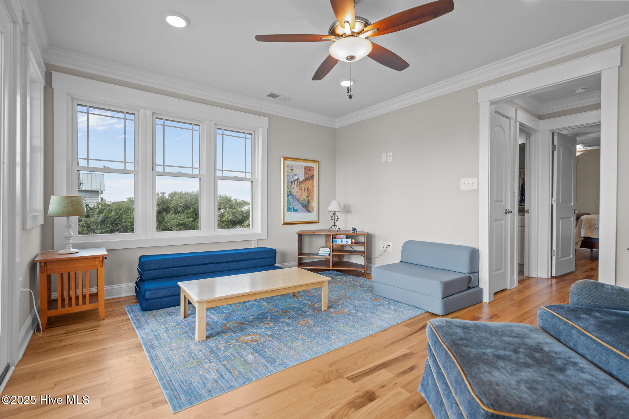 1914 E Dolphin Drive