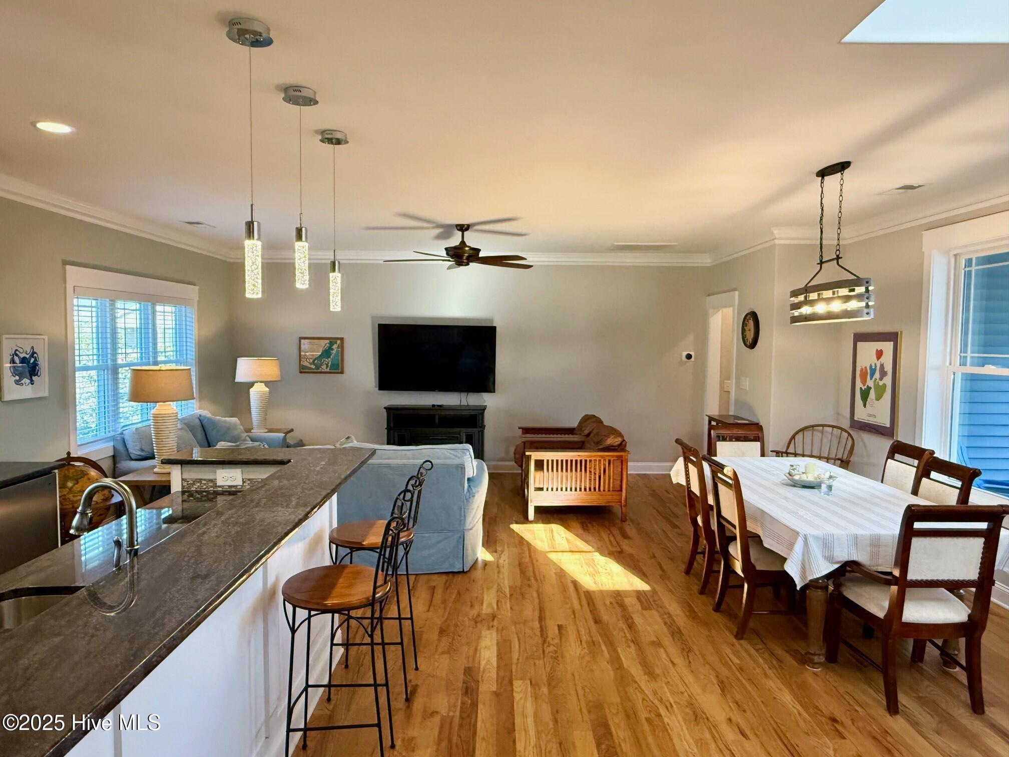 1914 E Dolphin Drive