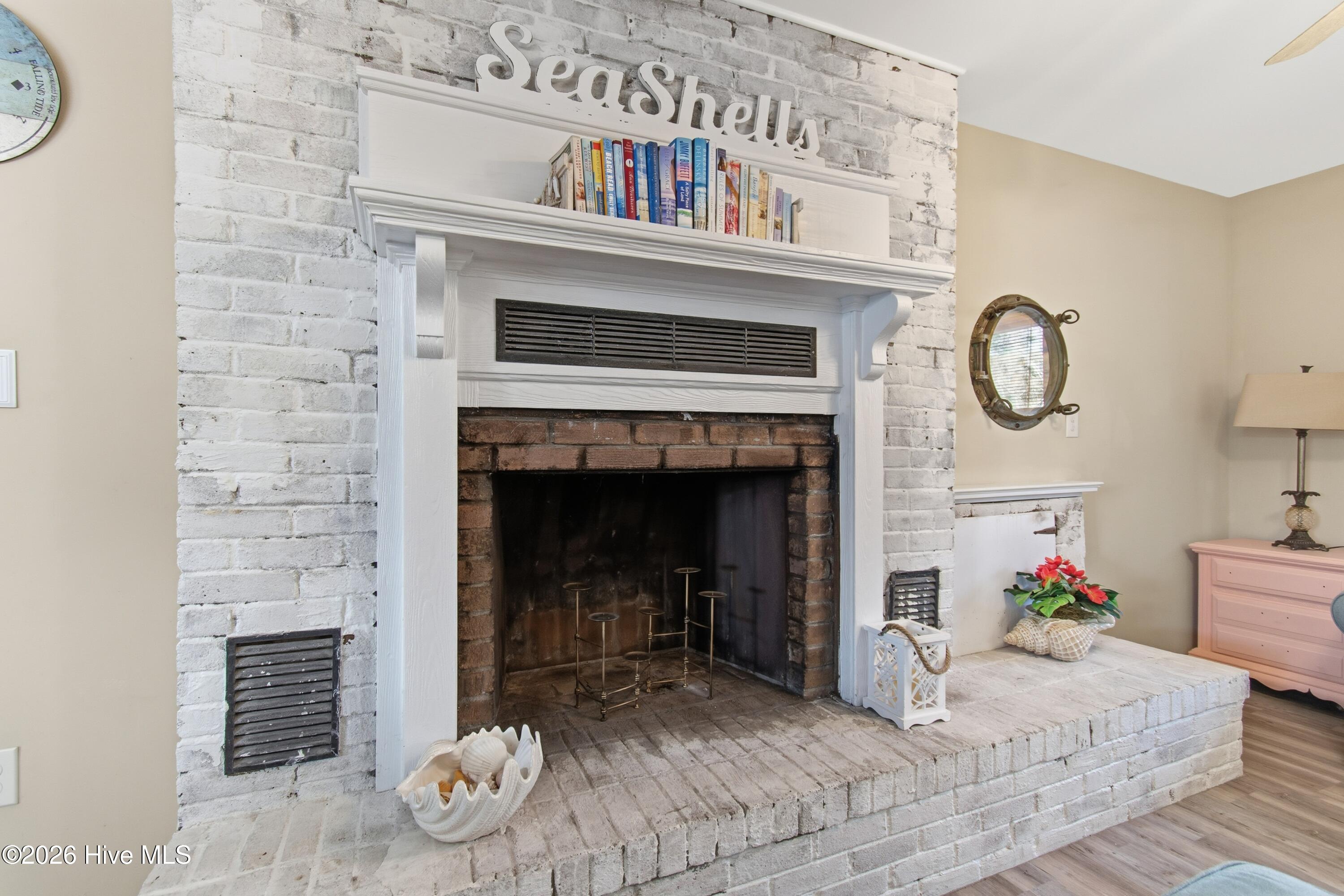 115 Paula Circle SE