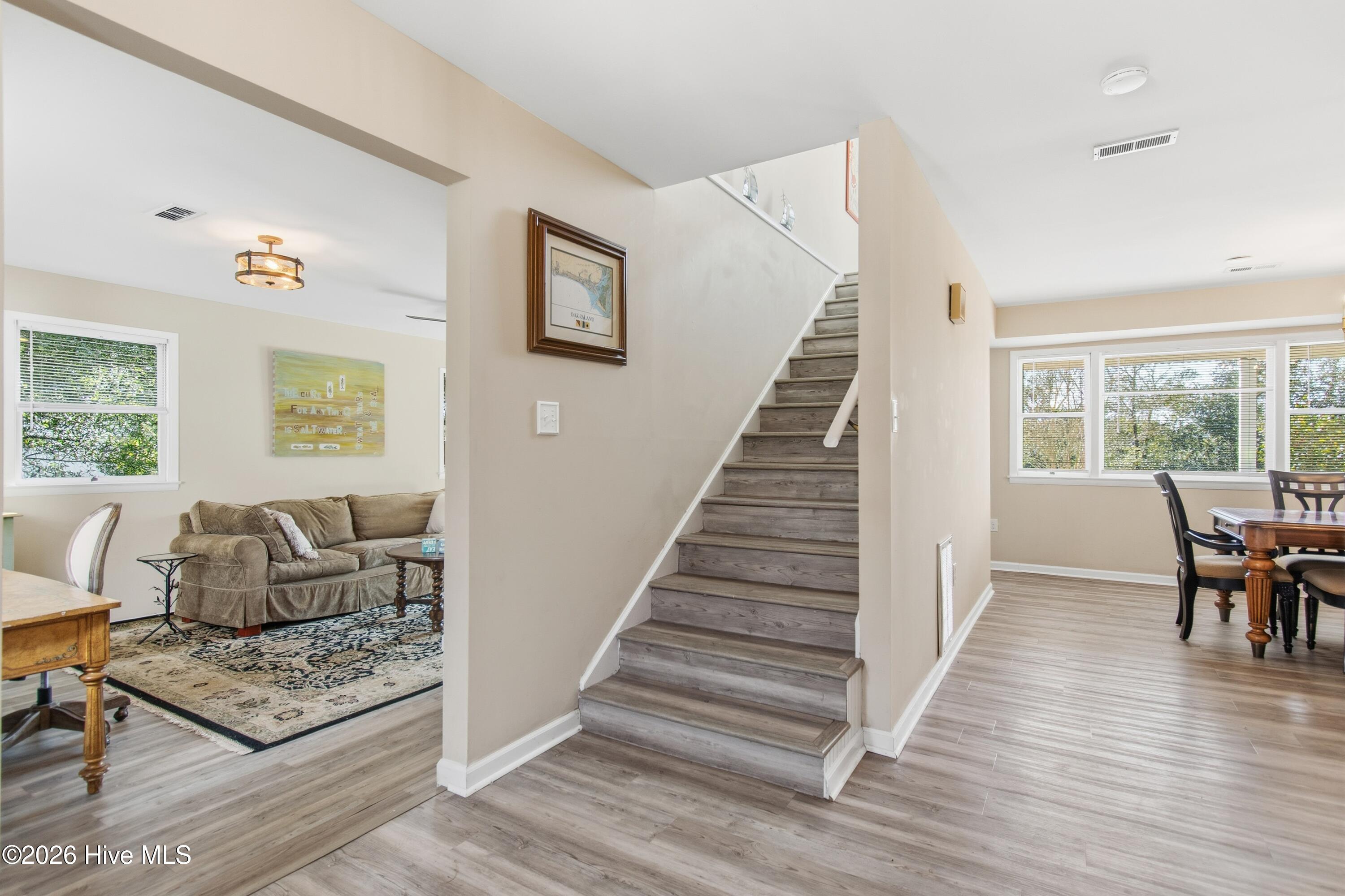 115 Paula Circle SE