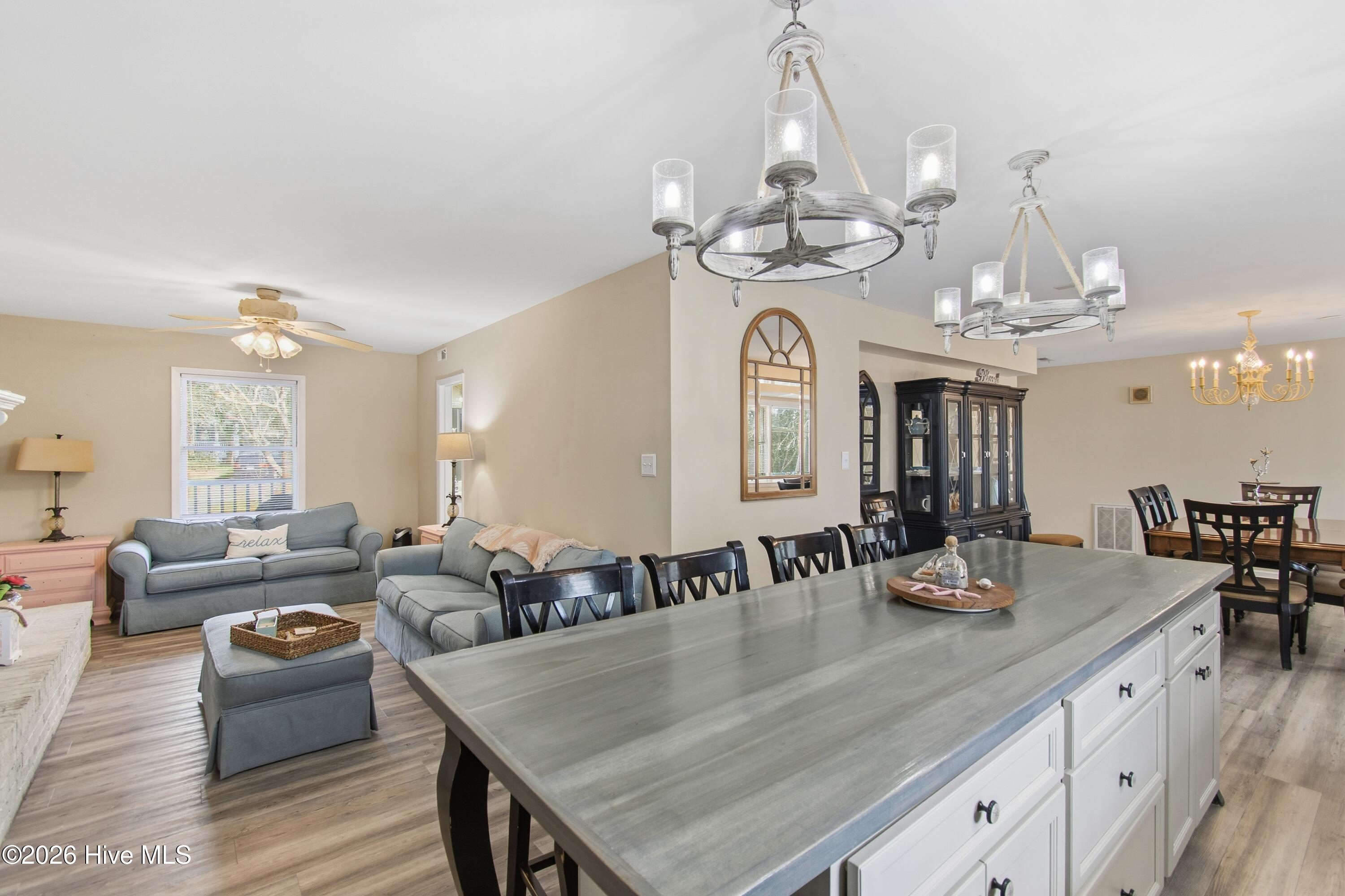 115 Paula Circle SE