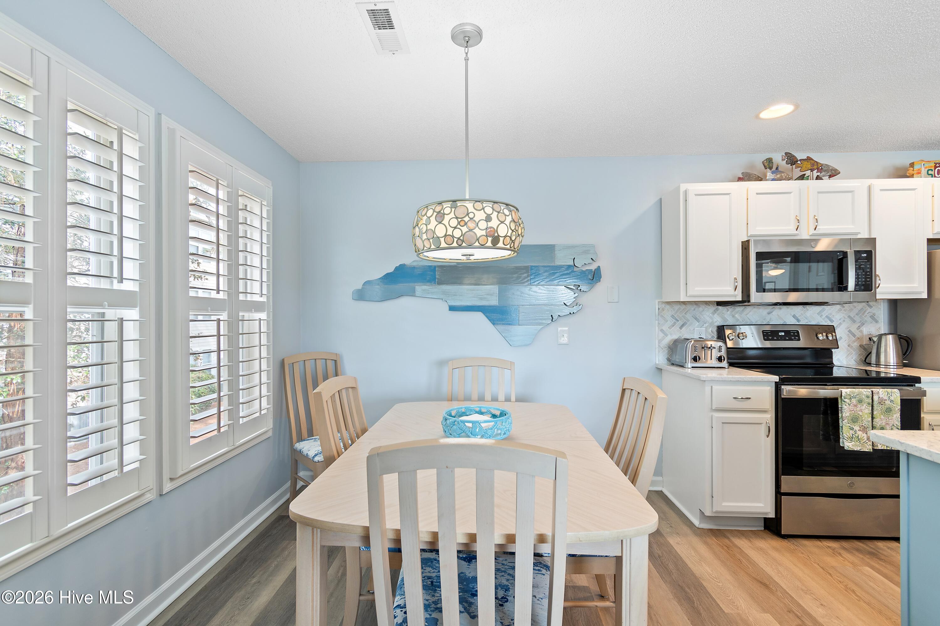 3350 Club Villas Drive 604