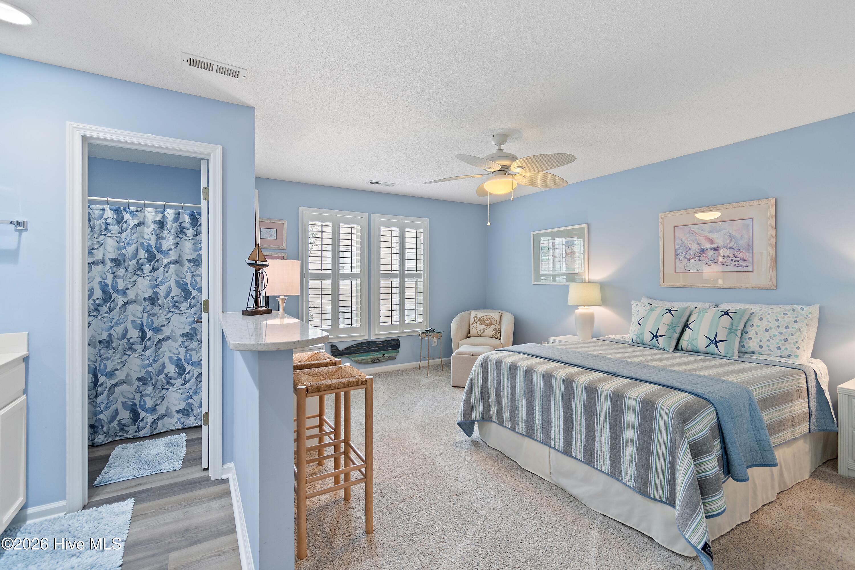 3350 Club Villas Drive 604