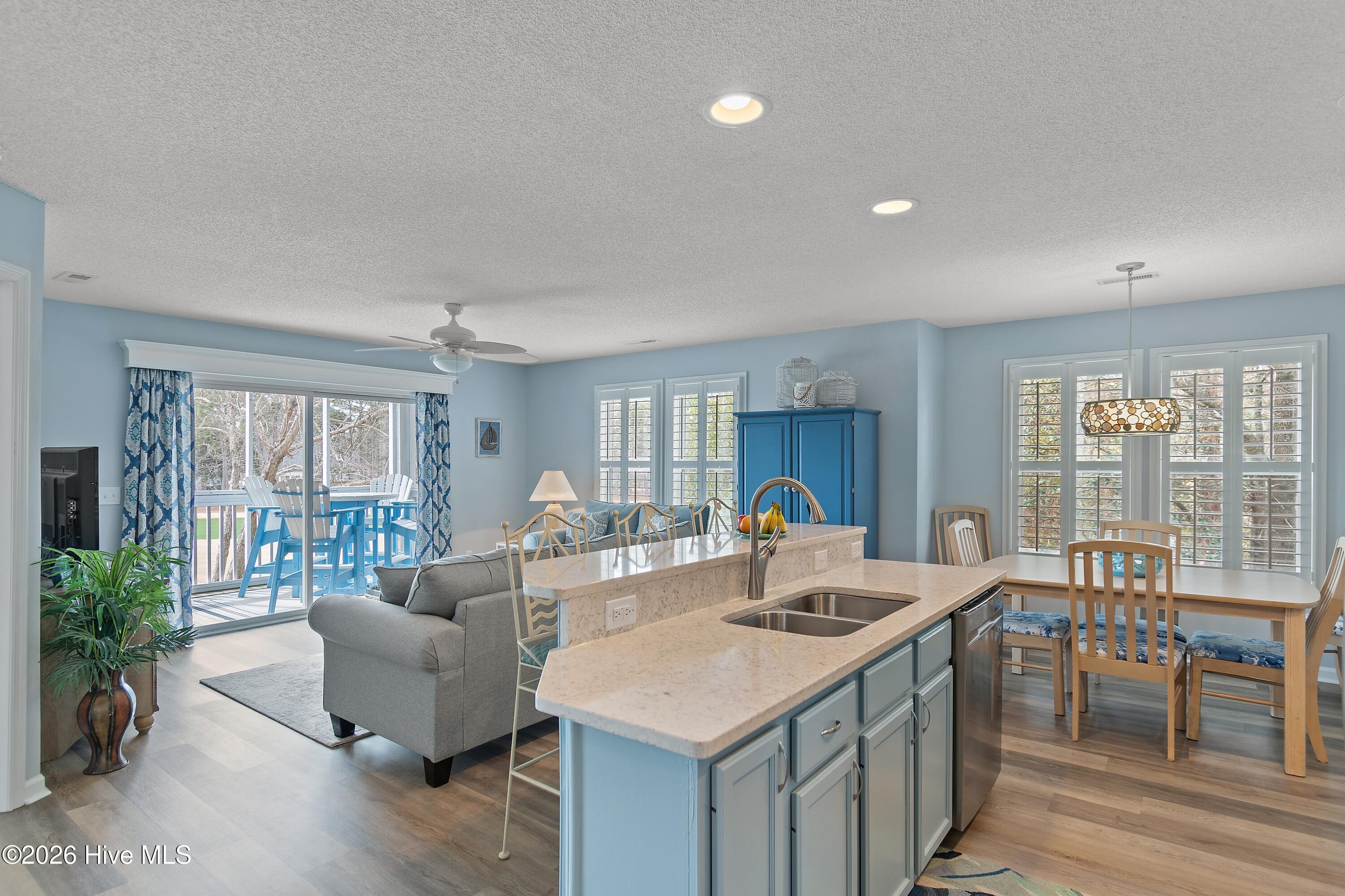 3350 Club Villas Drive 604