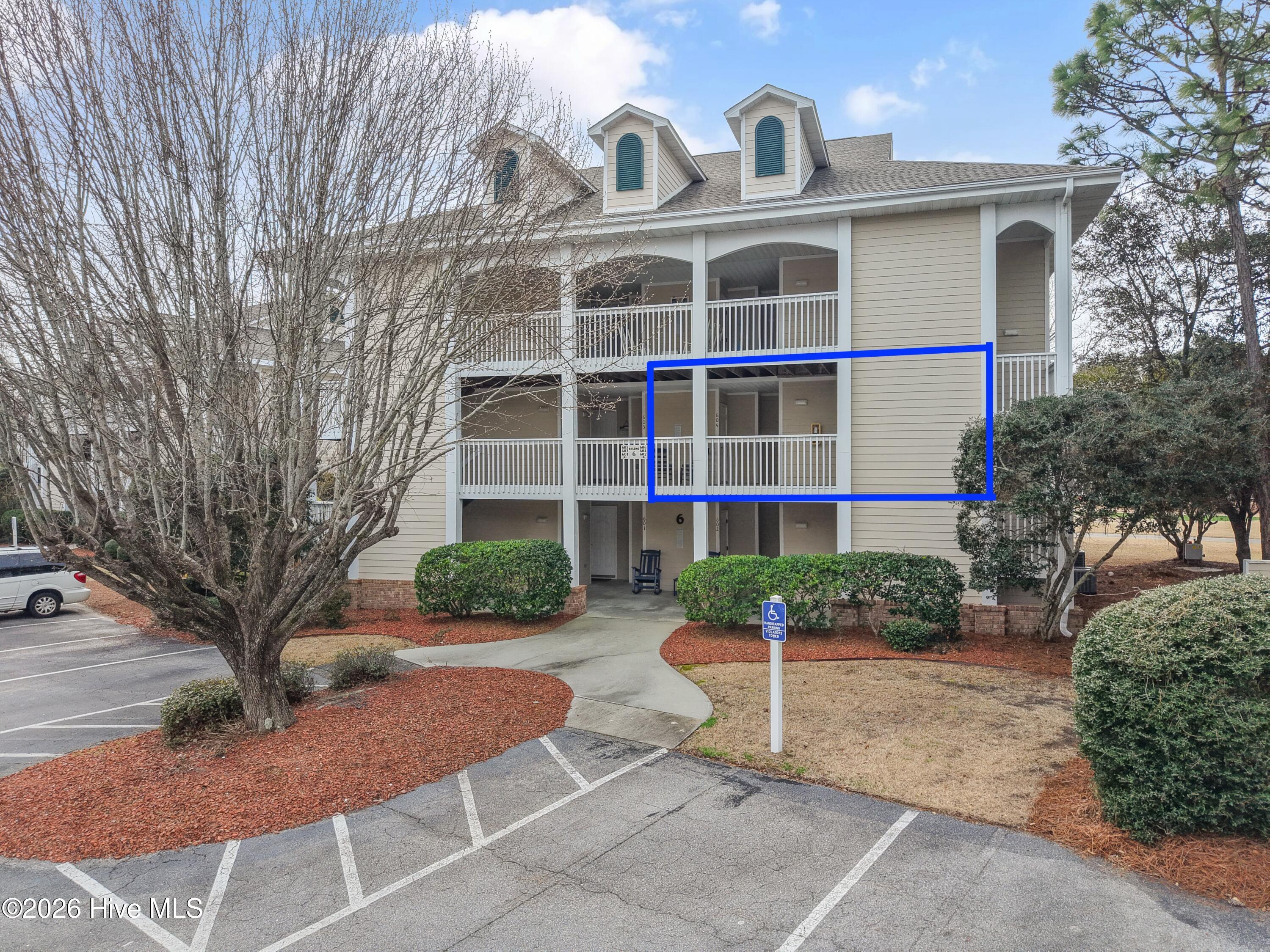 3350 Club Villas Drive 604