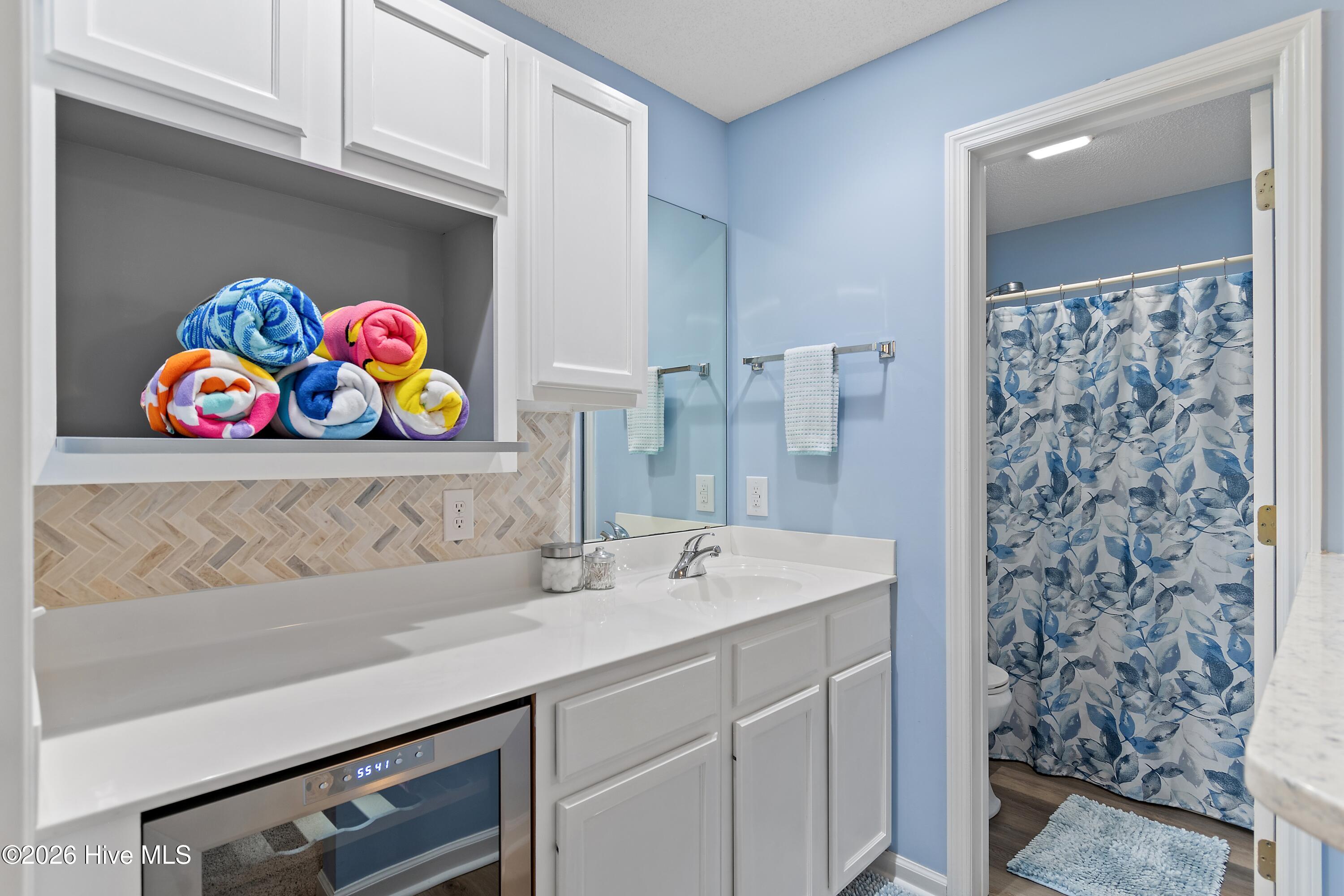 3350 Club Villas Drive 604