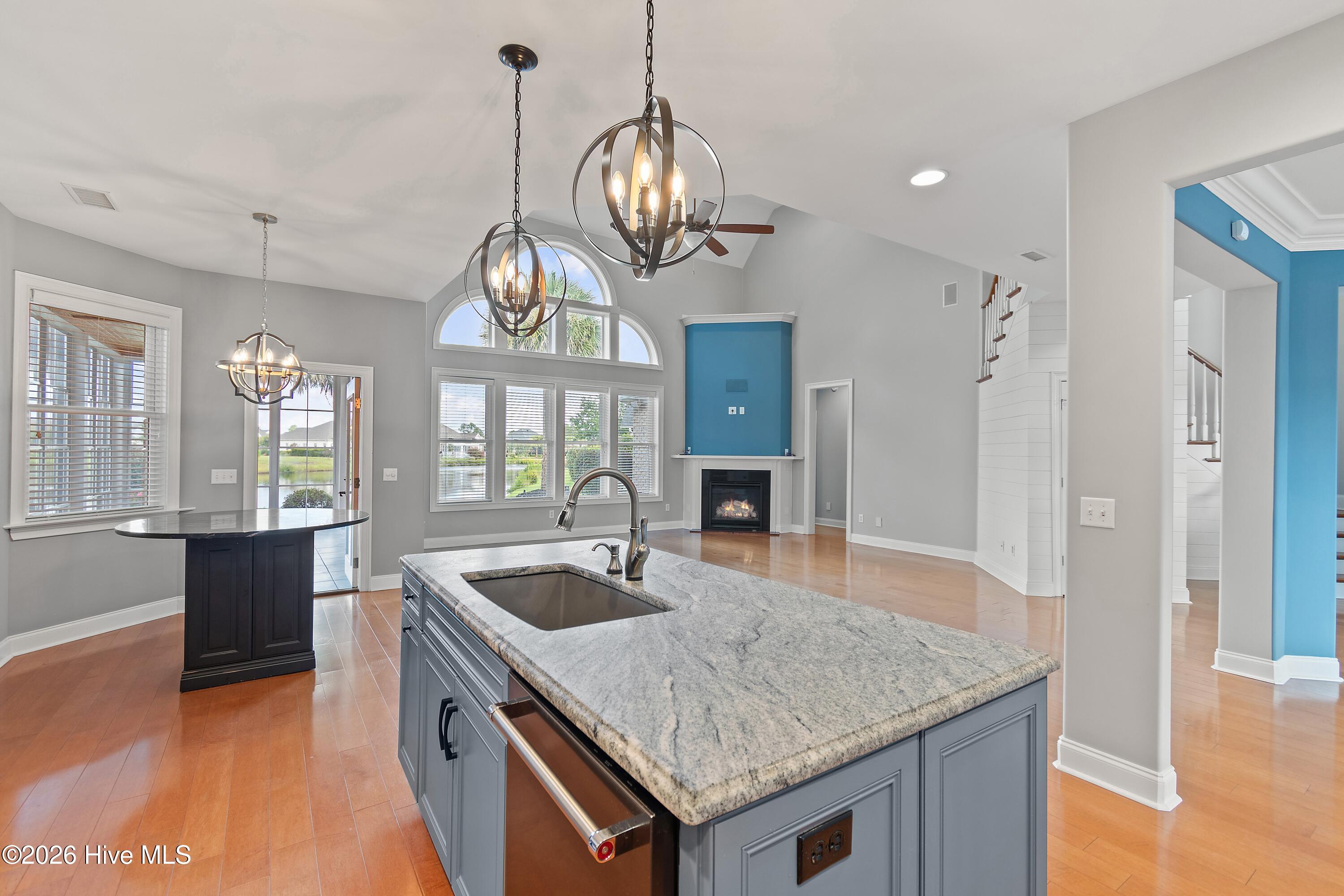 1041 Golden Sands Way