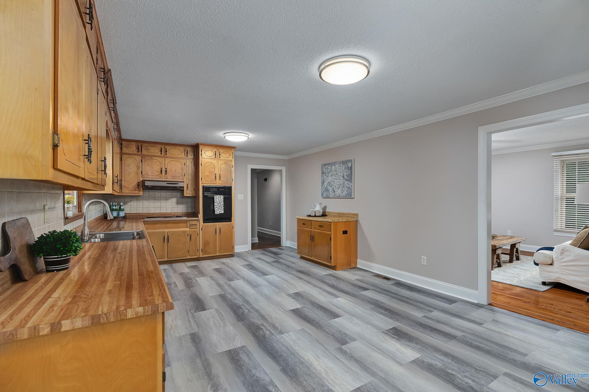10580 Cedar Acres Lane