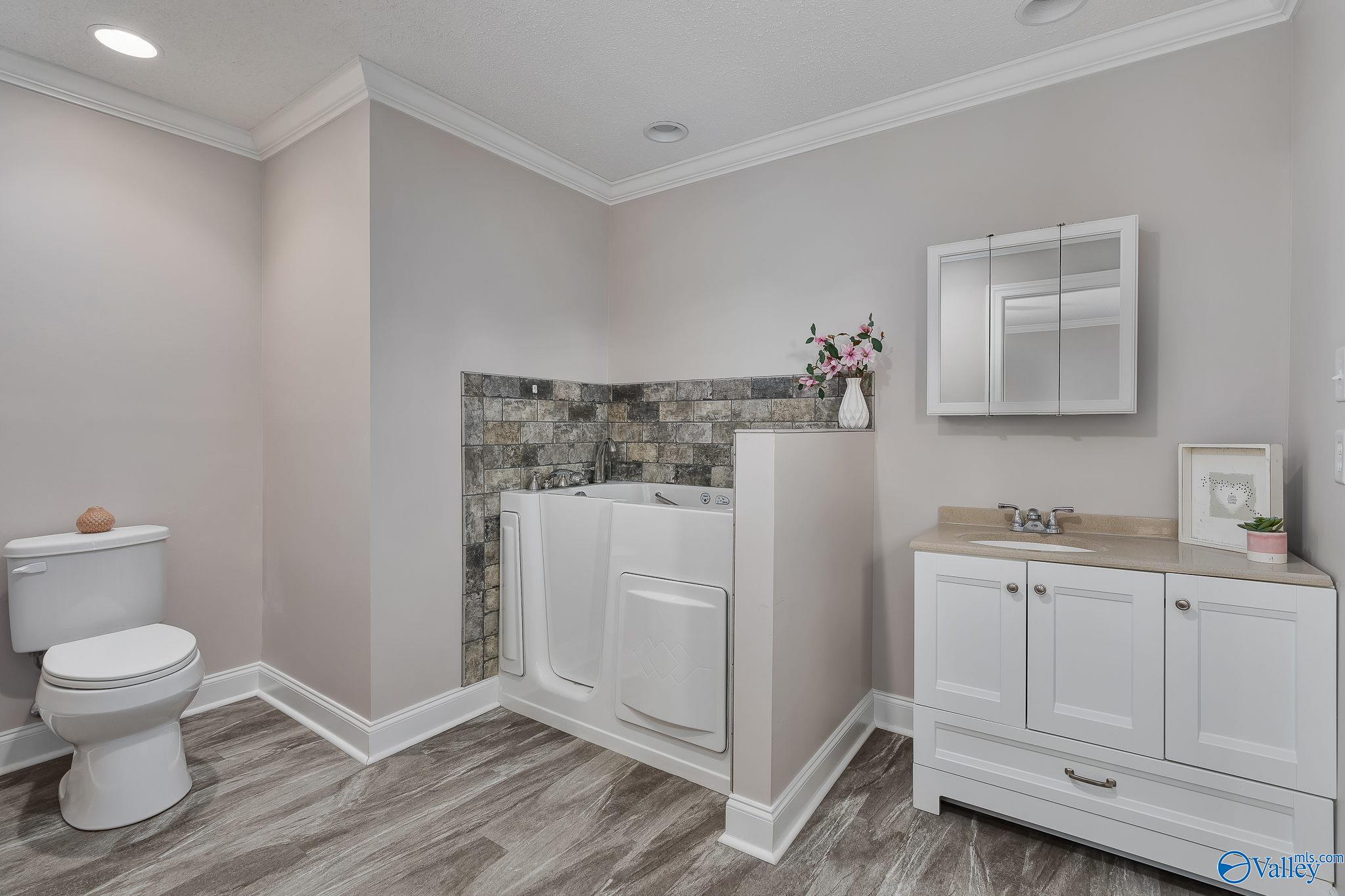 10580 Cedar Acres Lane