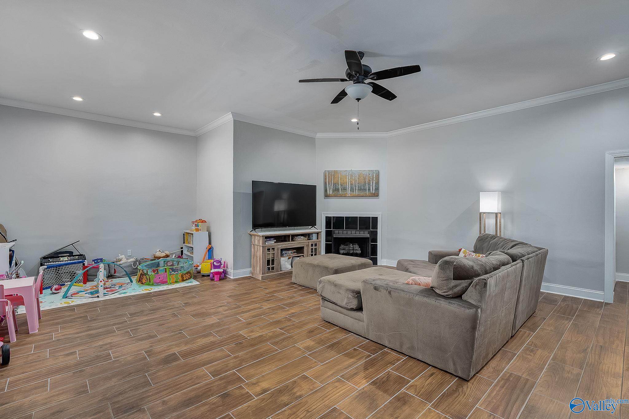 111 Glade Creek Circle