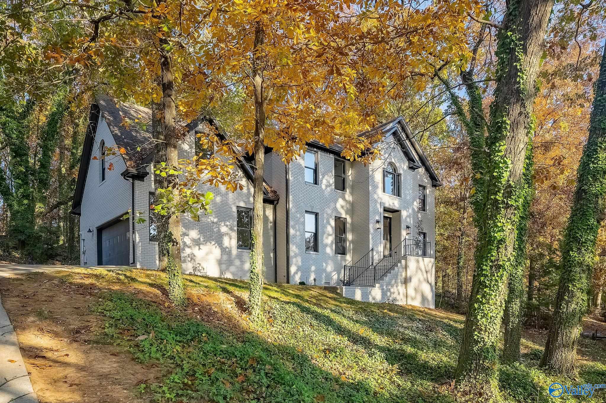 128 Kensington Drive