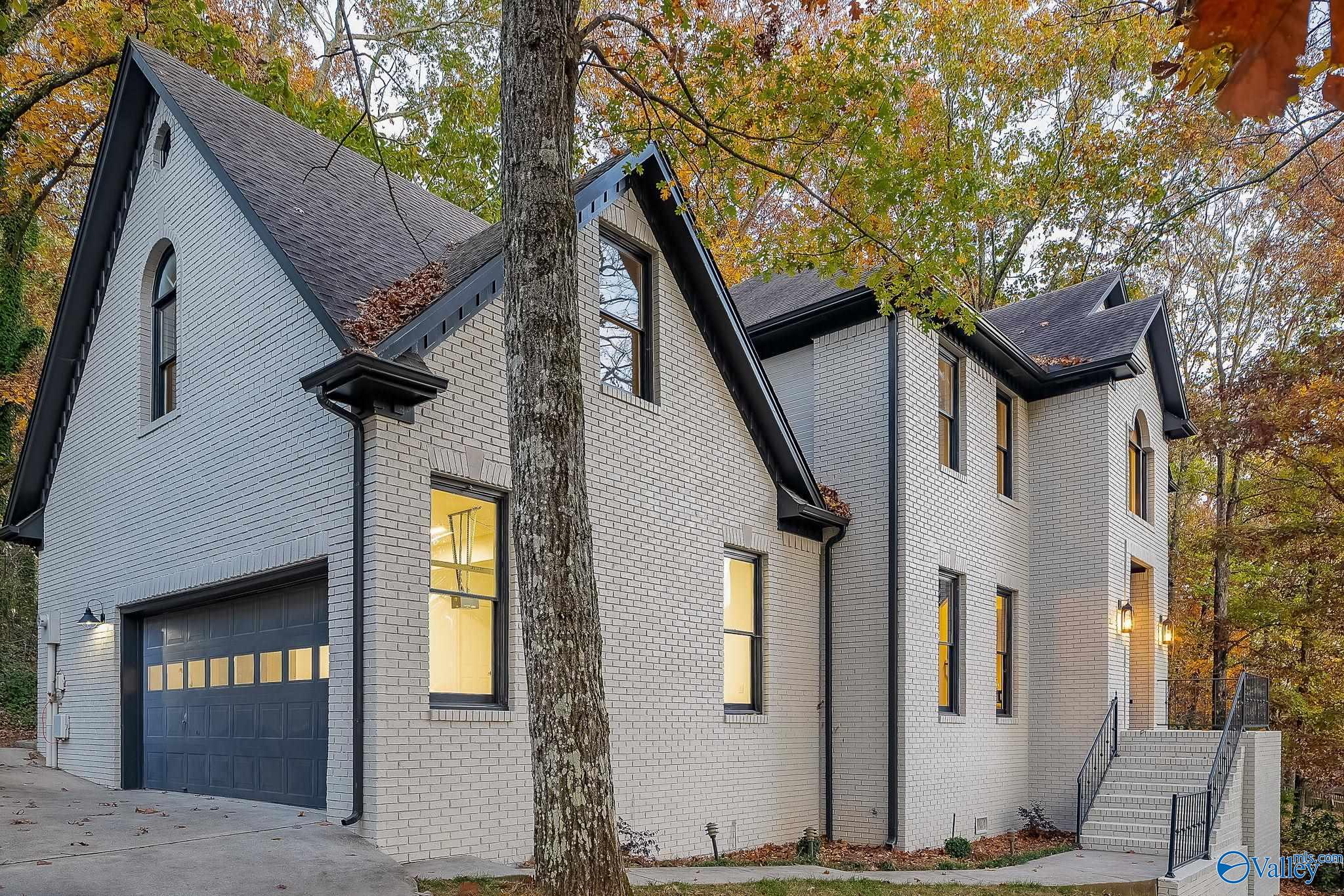 128 Kensington Drive