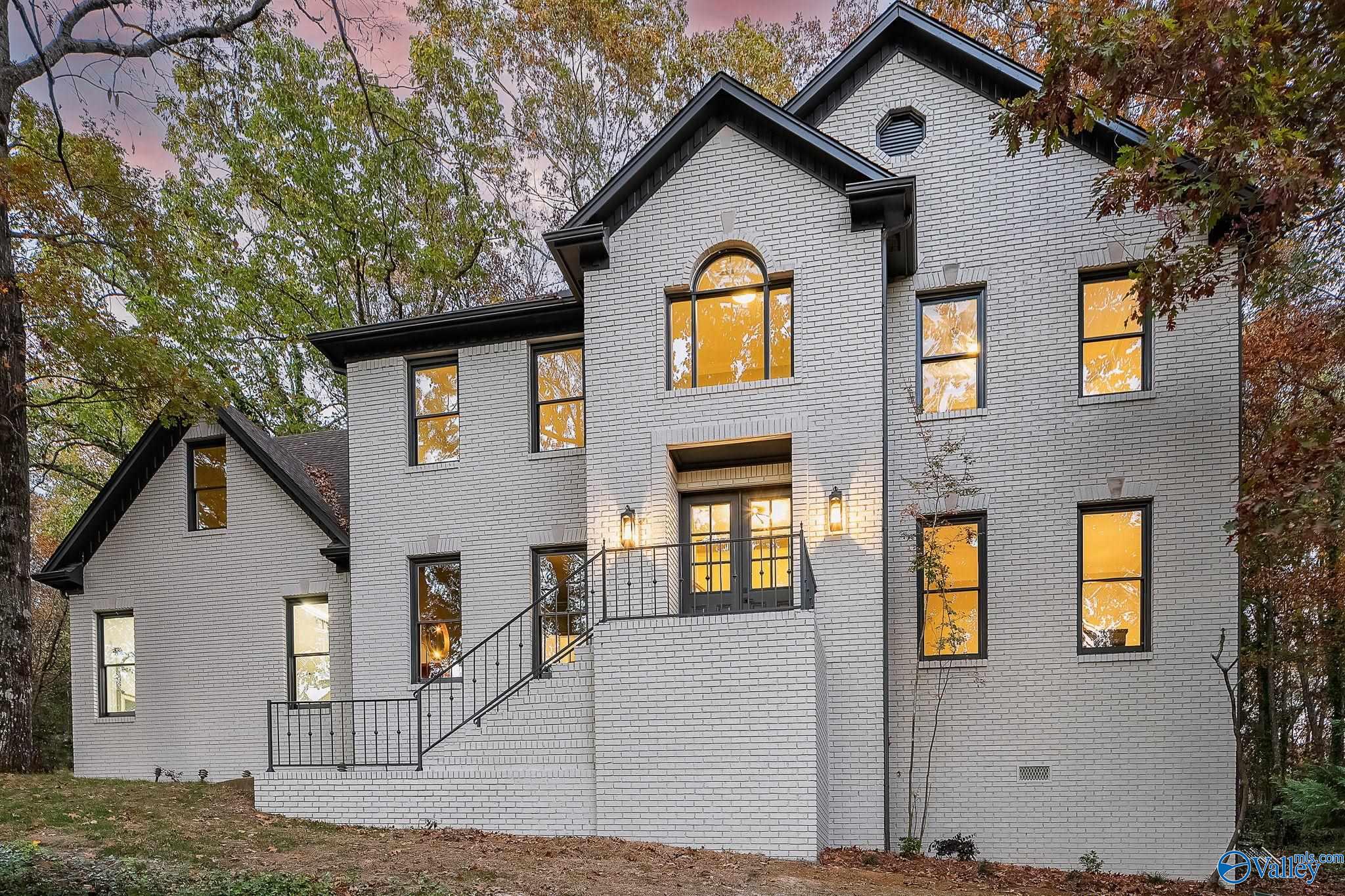 128 Kensington Drive