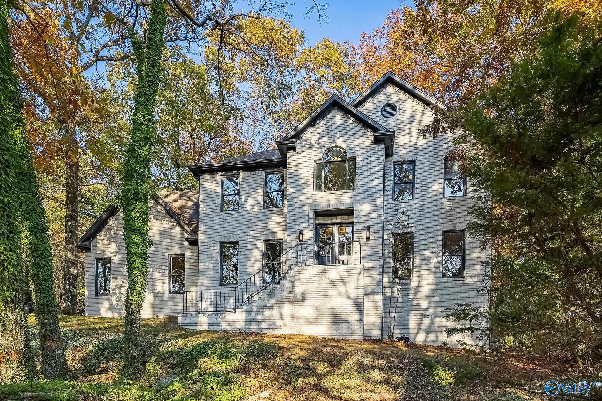 128 Kensington Drive