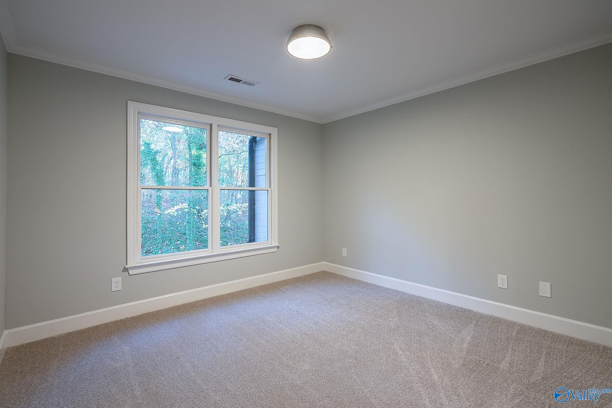 128 Kensington Drive
