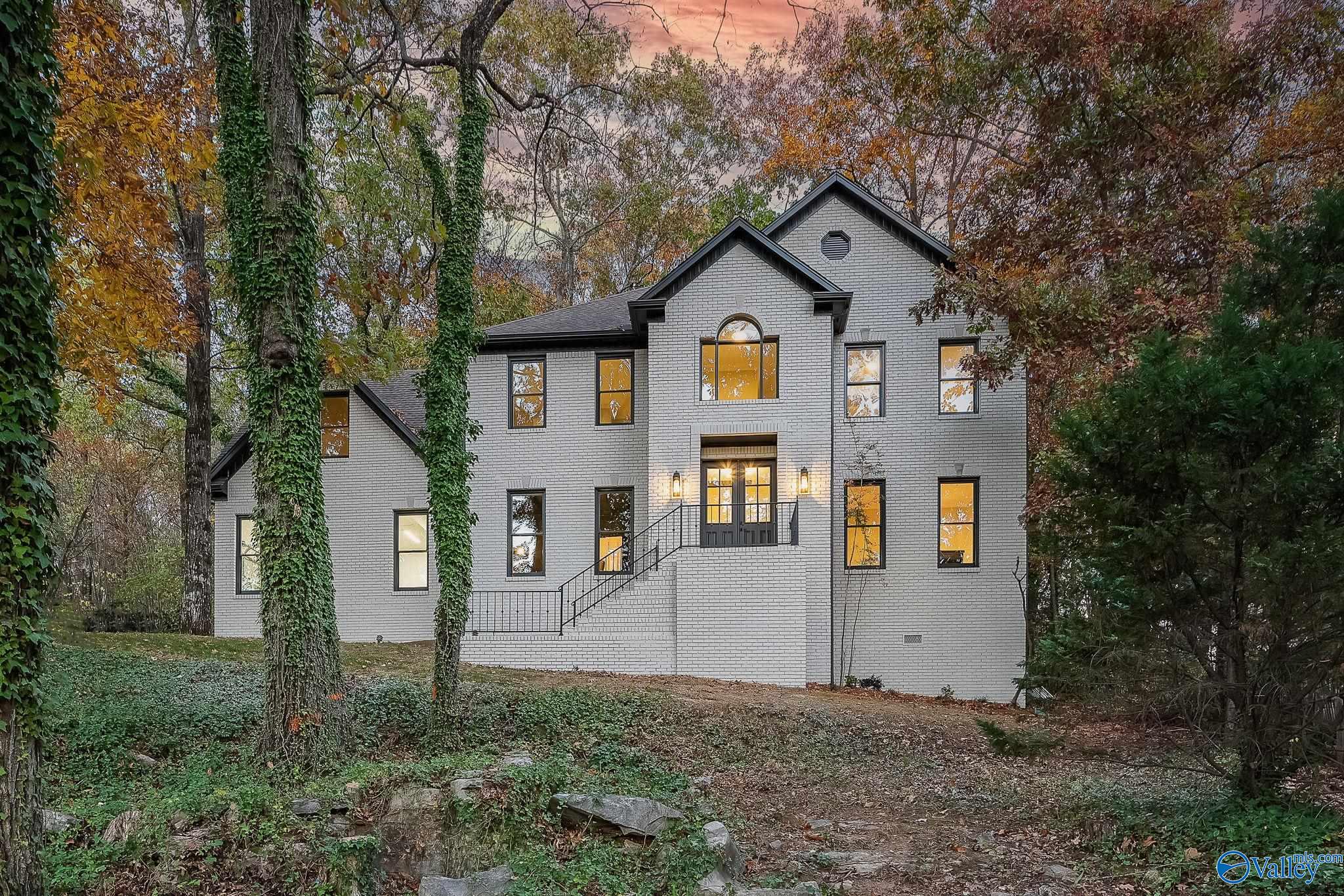 128 Kensington Drive