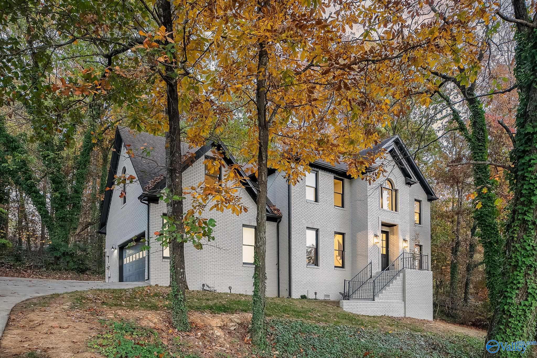 128 Kensington Drive