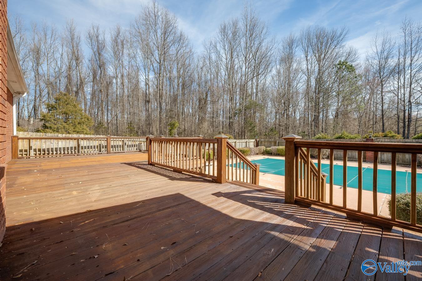 102 Silverton Circle