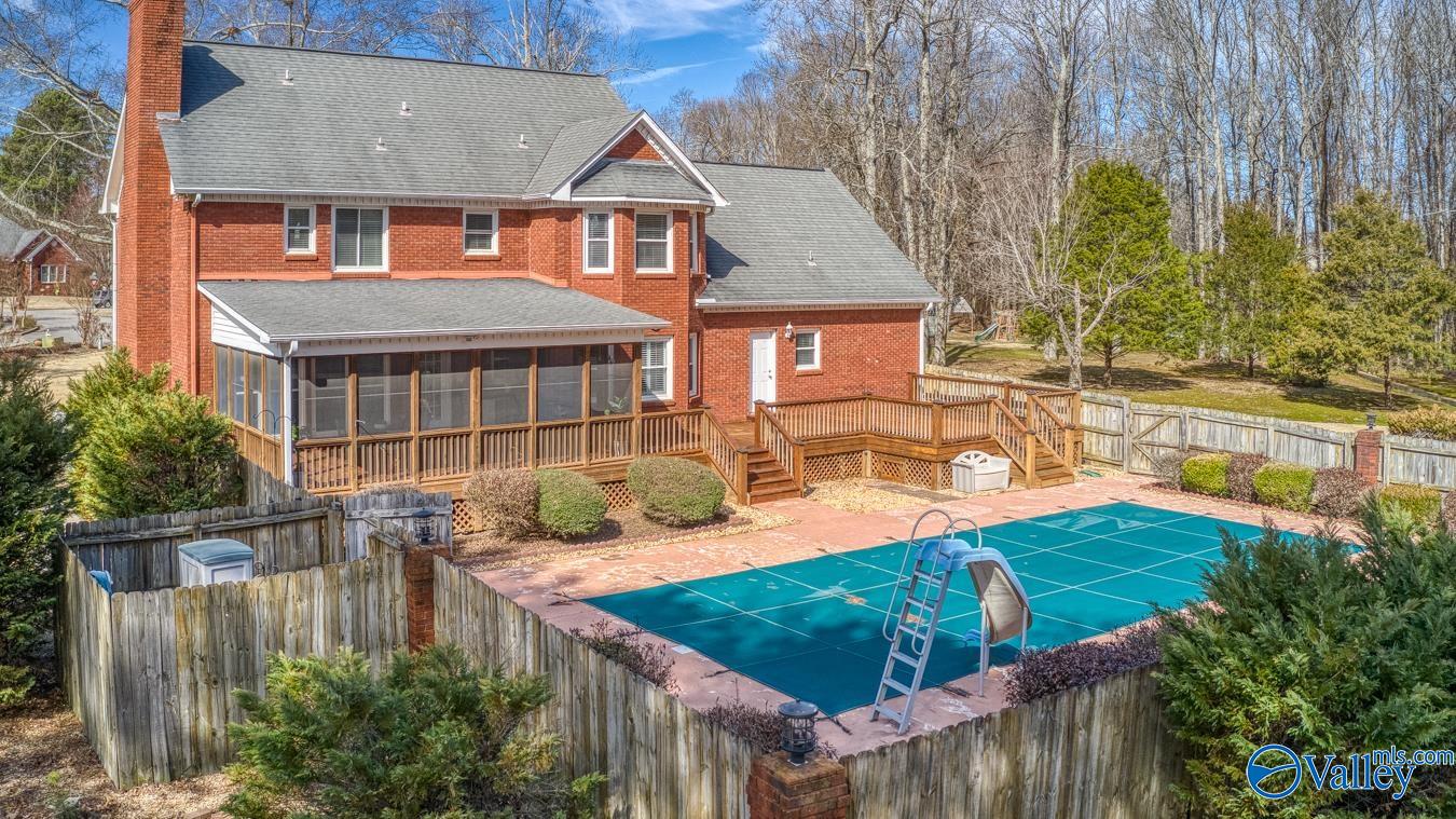 102 Silverton Circle