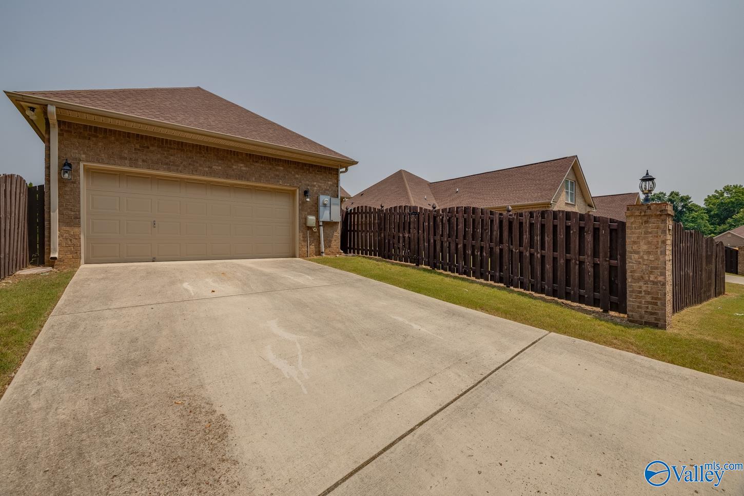 1006 Split Rock Cove NW