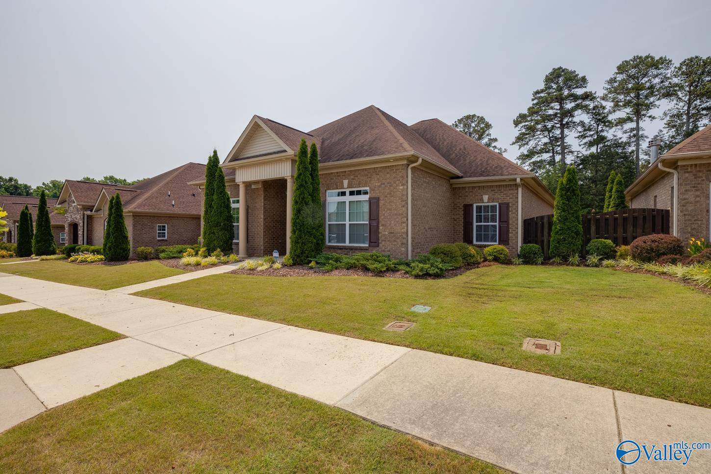 1006 Split Rock Cove NW