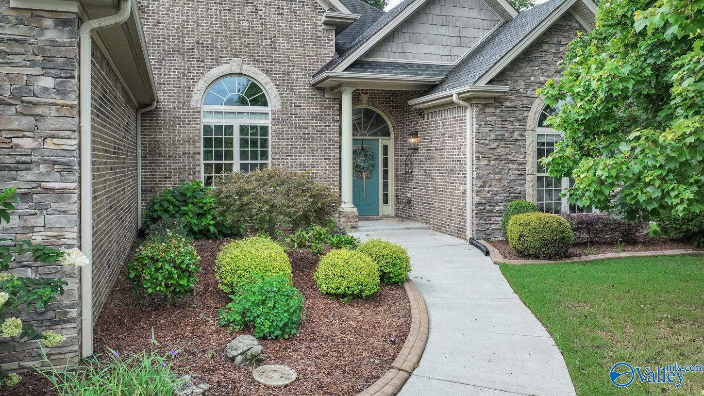 104 Rainbow Glen Circle
