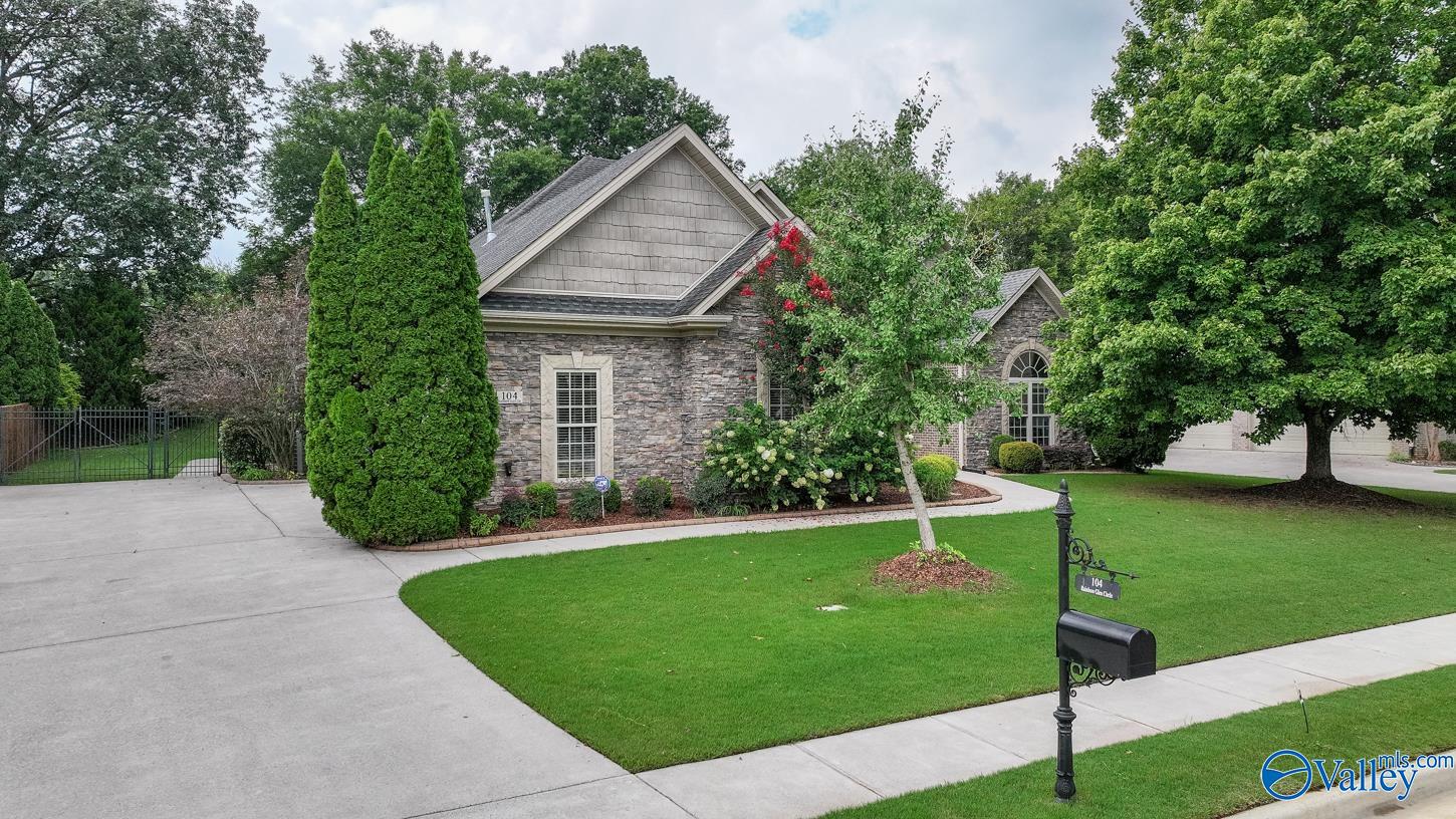 104 Rainbow Glen Circle