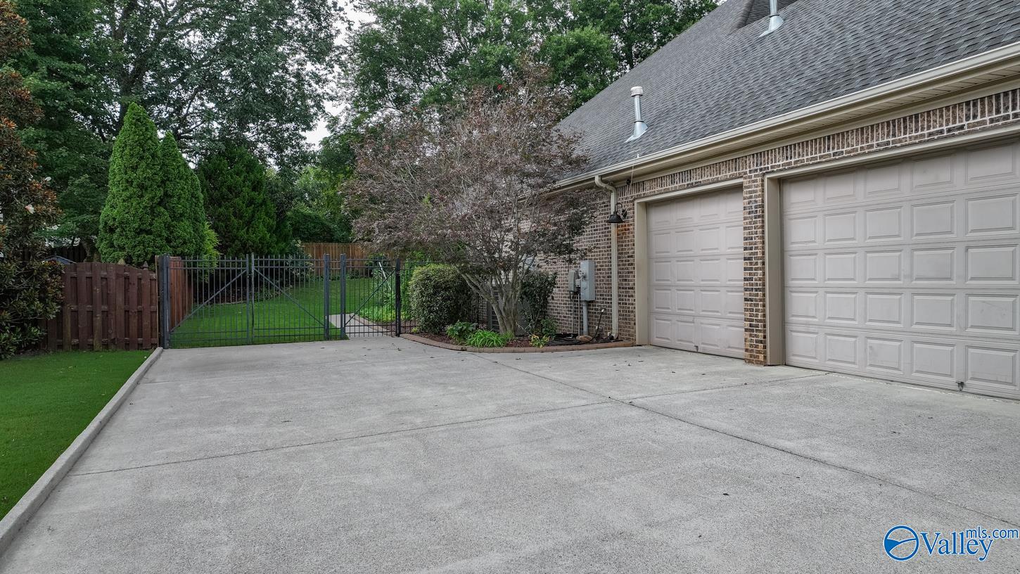 104 Rainbow Glen Circle
