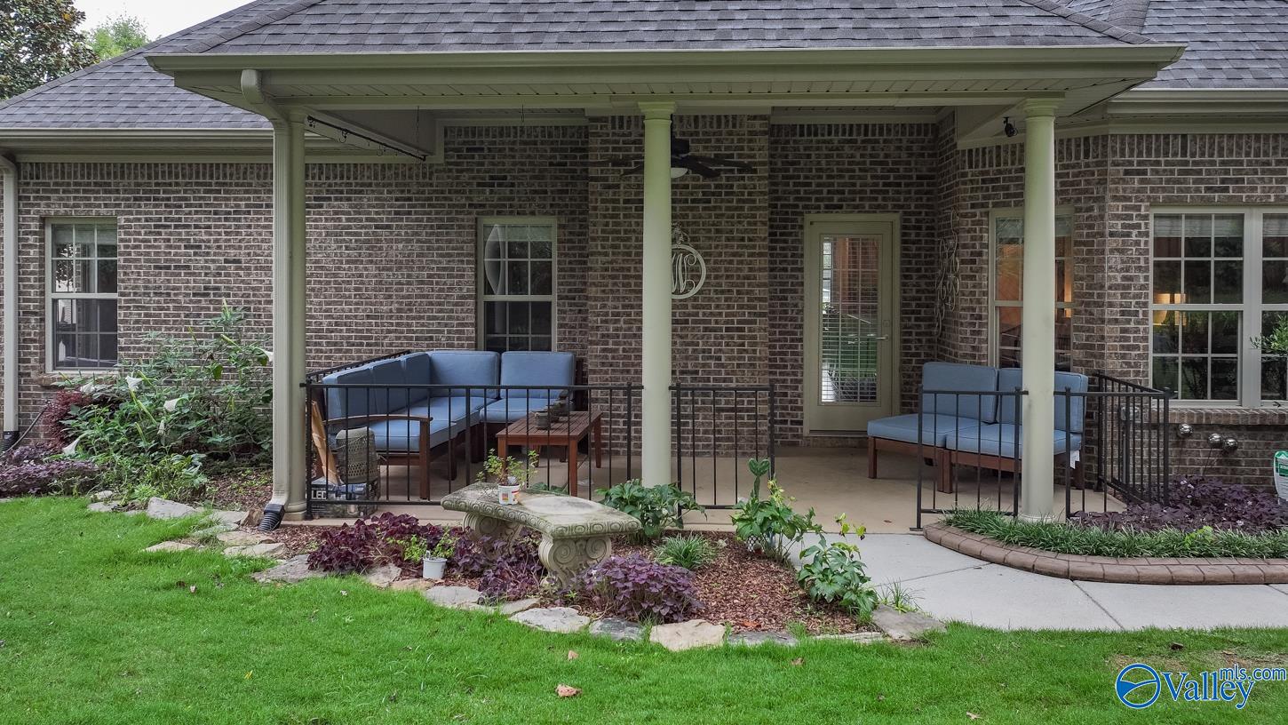 104 Rainbow Glen Circle