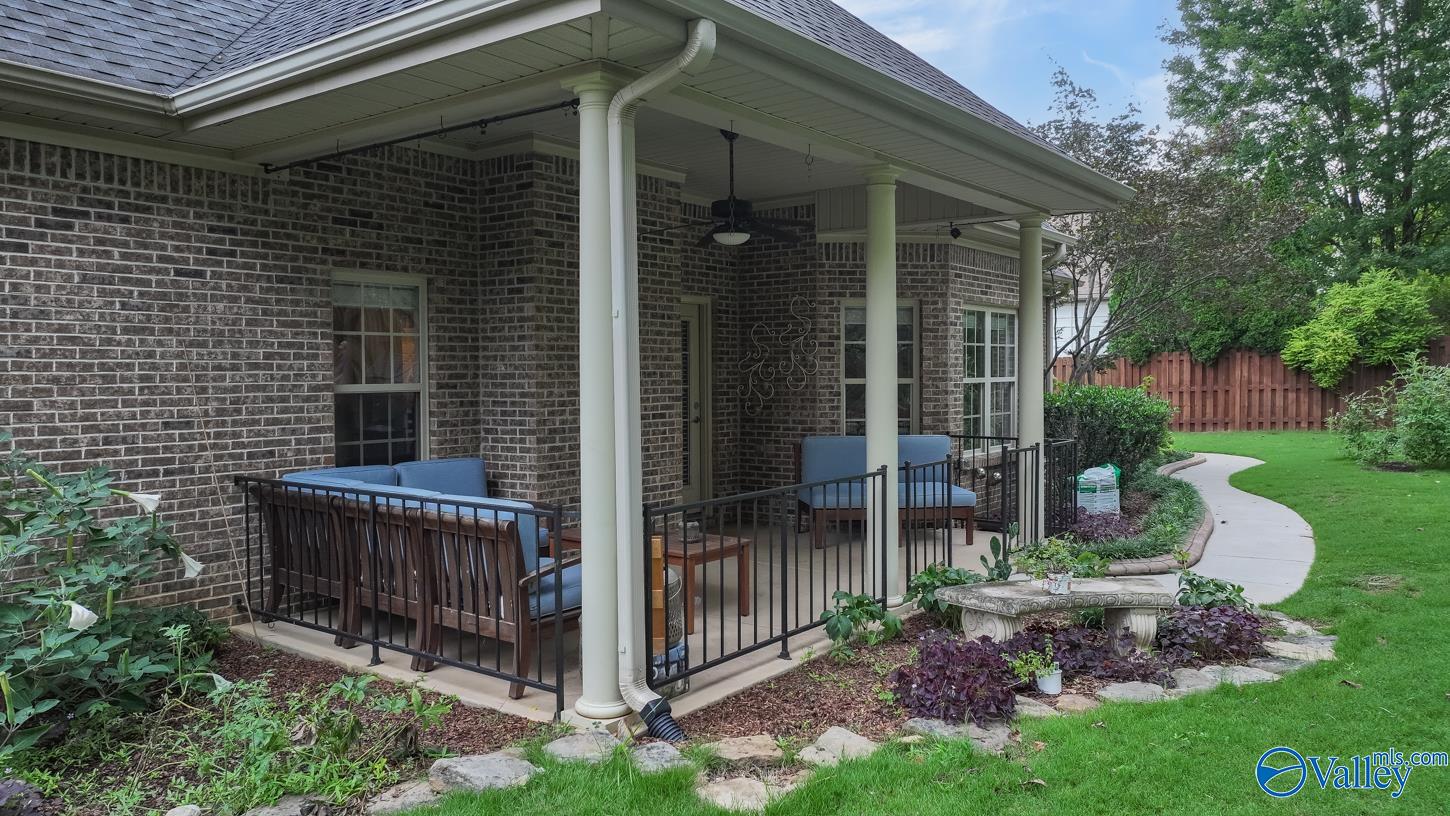 104 Rainbow Glen Circle