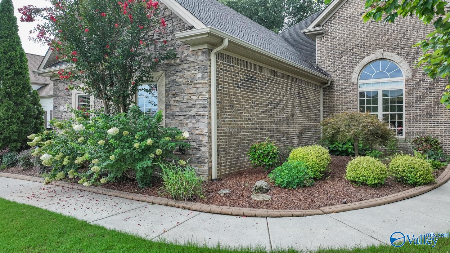 104 Rainbow Glen Circle