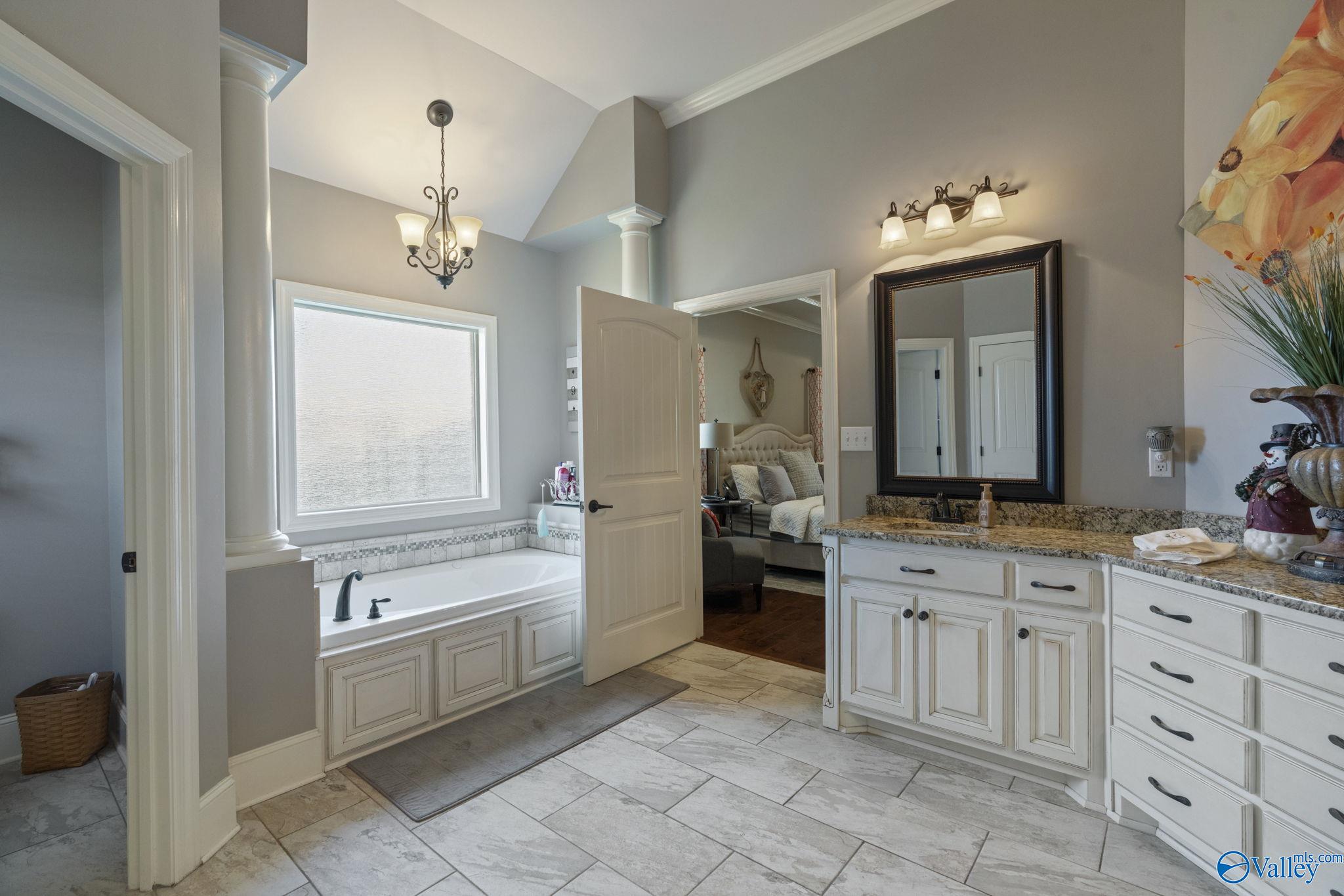 25217 Whispering Lane
