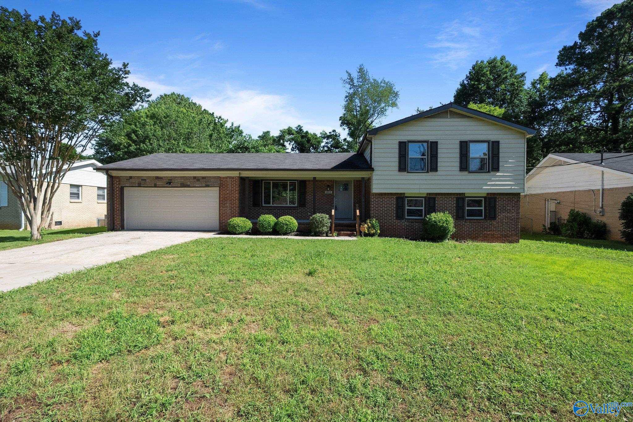5013 Lori Circle NW